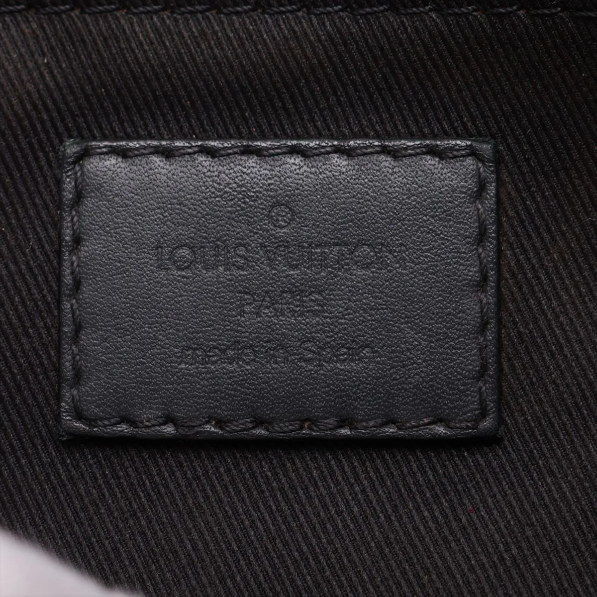 Monogram Shadow Pochette Discovery M62903 UB1109 Black — view 7