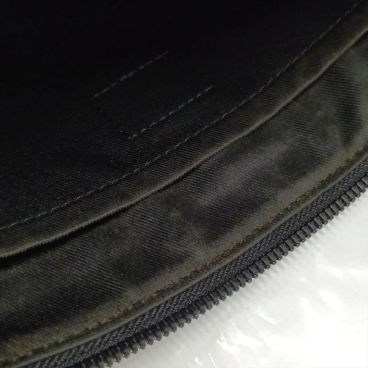 Monogram Shadow Pochette Discovery M62903 UB1109 Black — view 10