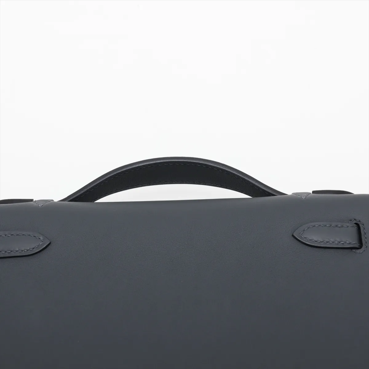 [Individually packaged] Hermes Pochette Kelly, Veau Swift, Gris Misty, Gold Hardware, K: 2025 — view 6