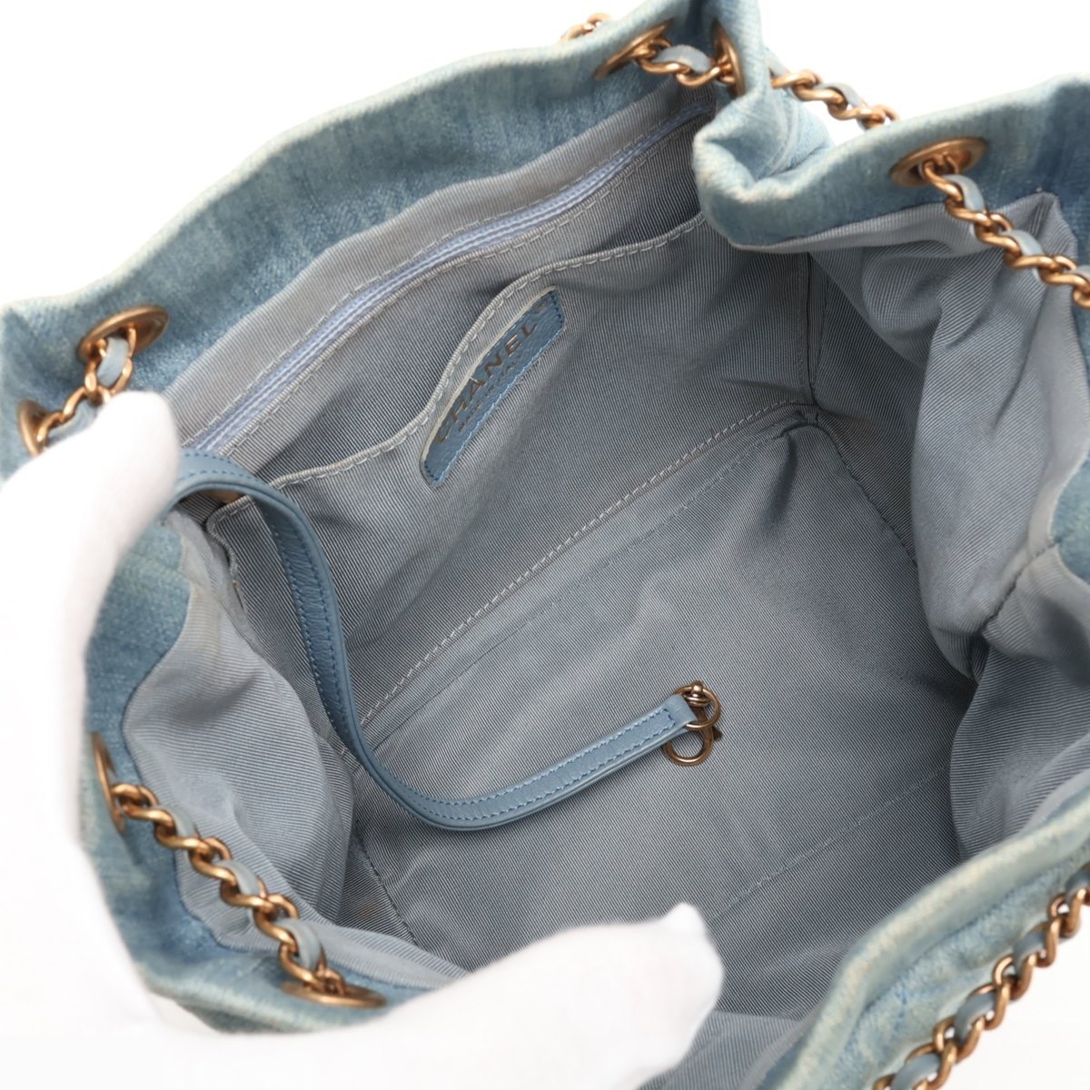 Matelassé denim x leather shoulder bag, chain shoulder bag, drawstring bag — view 6
