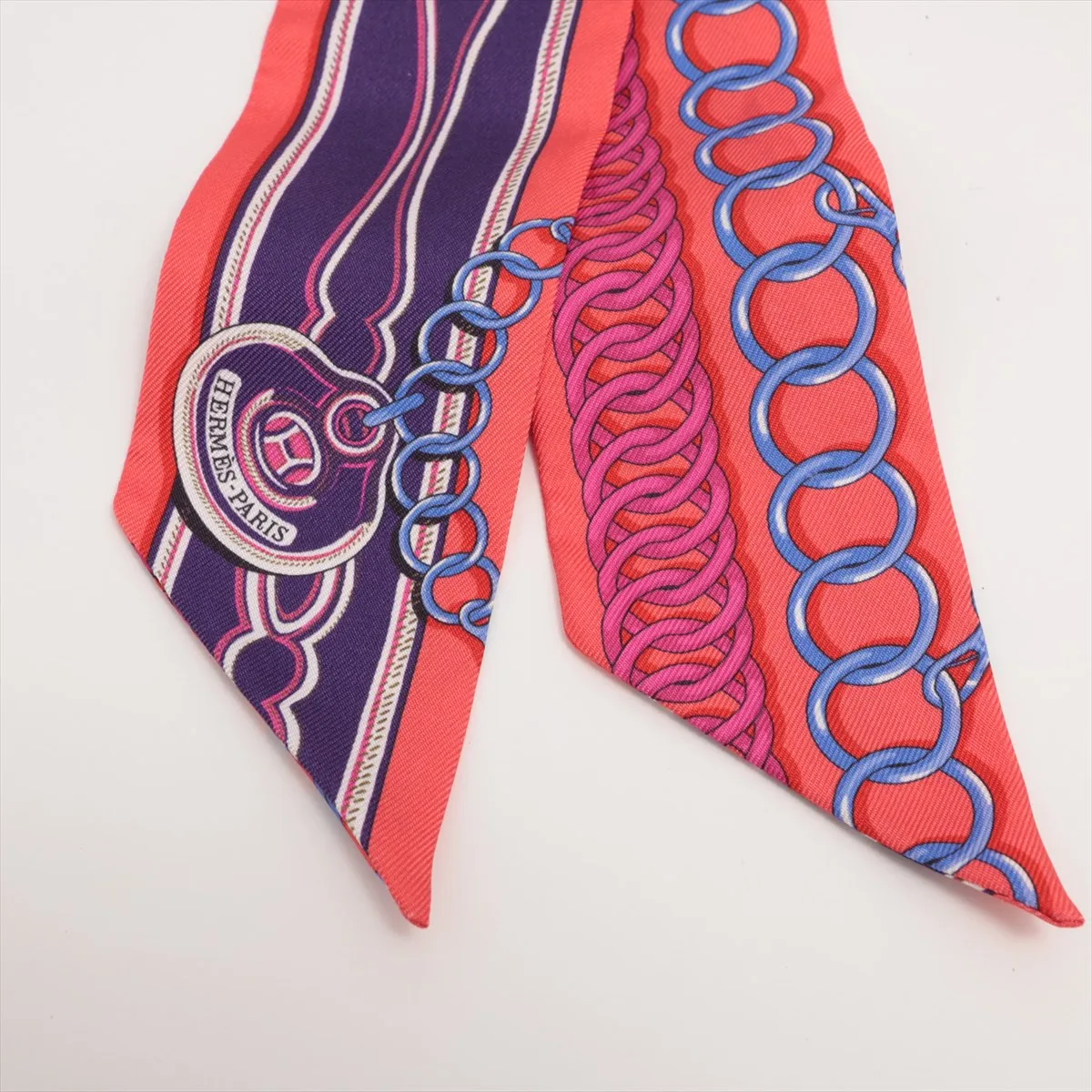 Twilly Maillons Maillon Twilly Ring Silk Blue x Red Thread Fuzzing — view 2