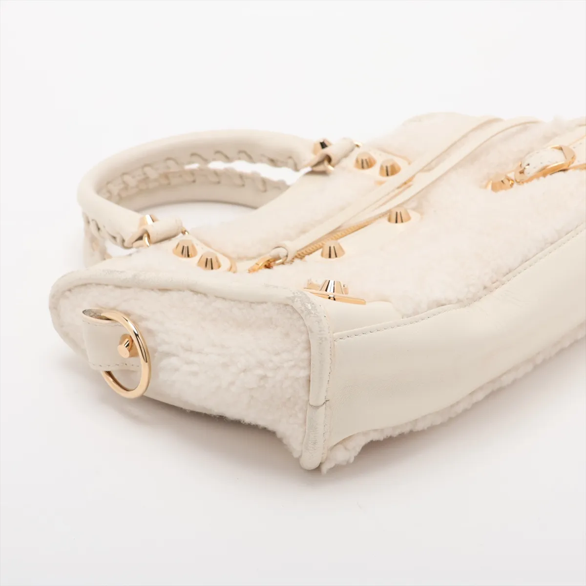 Classic Metal Edge City Shearling x Lambskin x Leather 2-Way Handbag White 390160 with Mirror — view 4