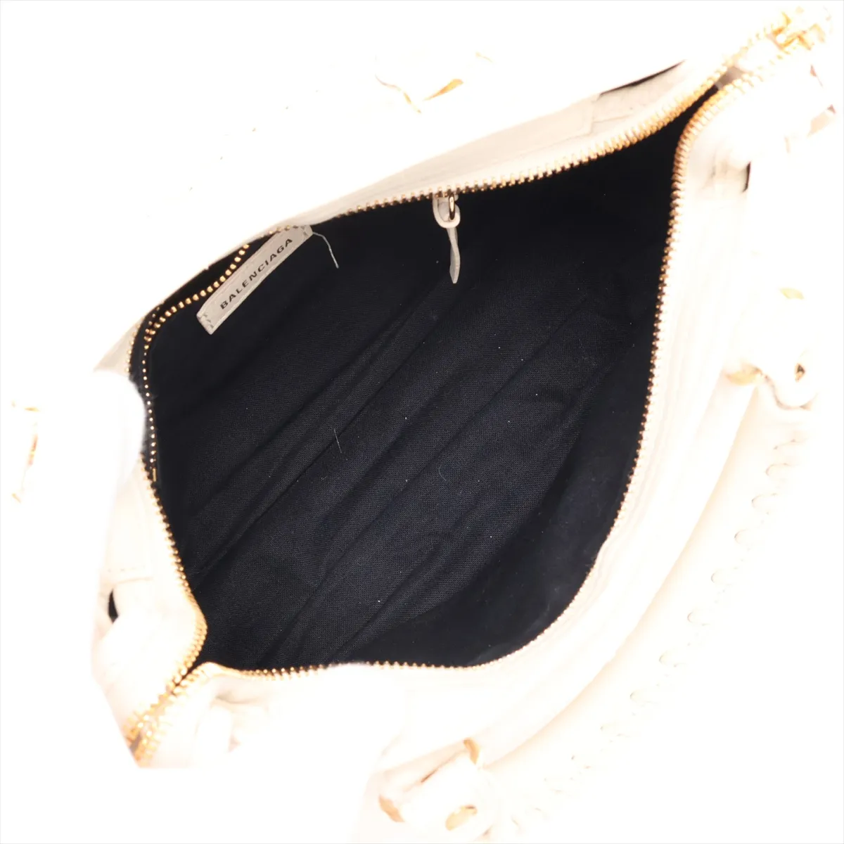 Classic Metal Edge City Shearling x Lambskin x Leather 2-Way Handbag White 390160 with Mirror — view 8