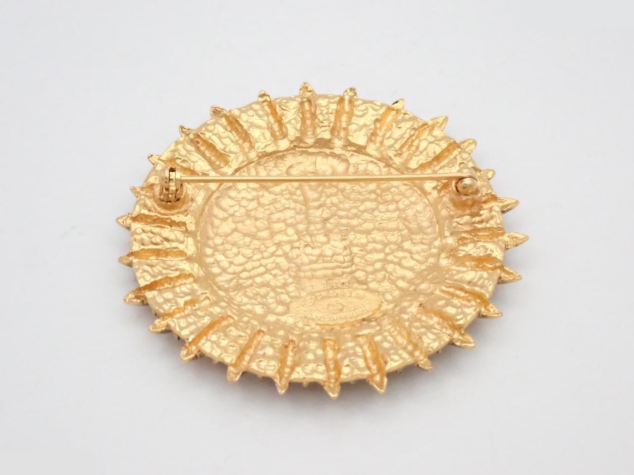 GP Brooch — view 2