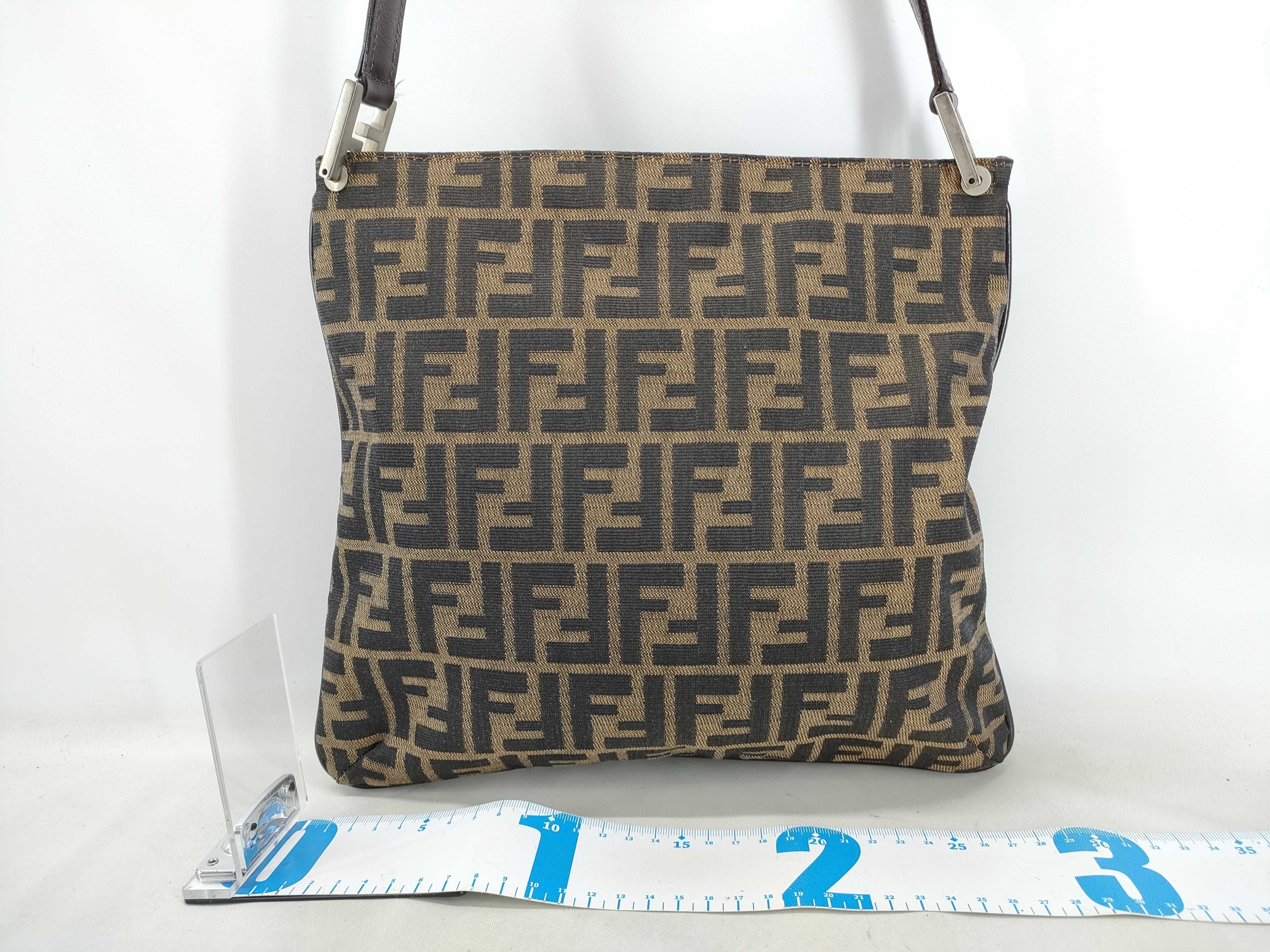 Zucca pattern Fendi shoulder bag, scuffed shoulder bag — view 2
