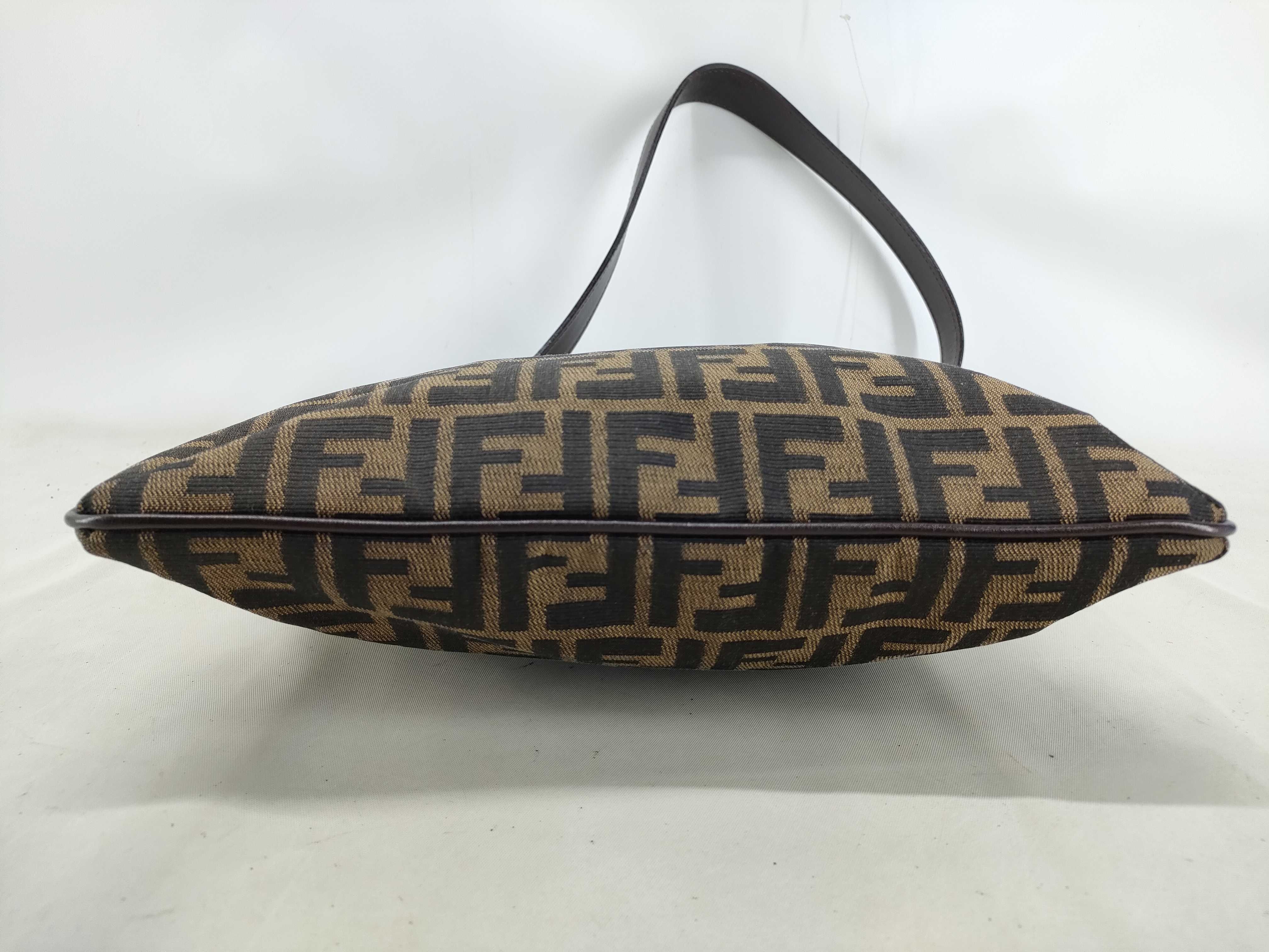 Zucca pattern Fendi shoulder bag, scuffed shoulder bag — view 3