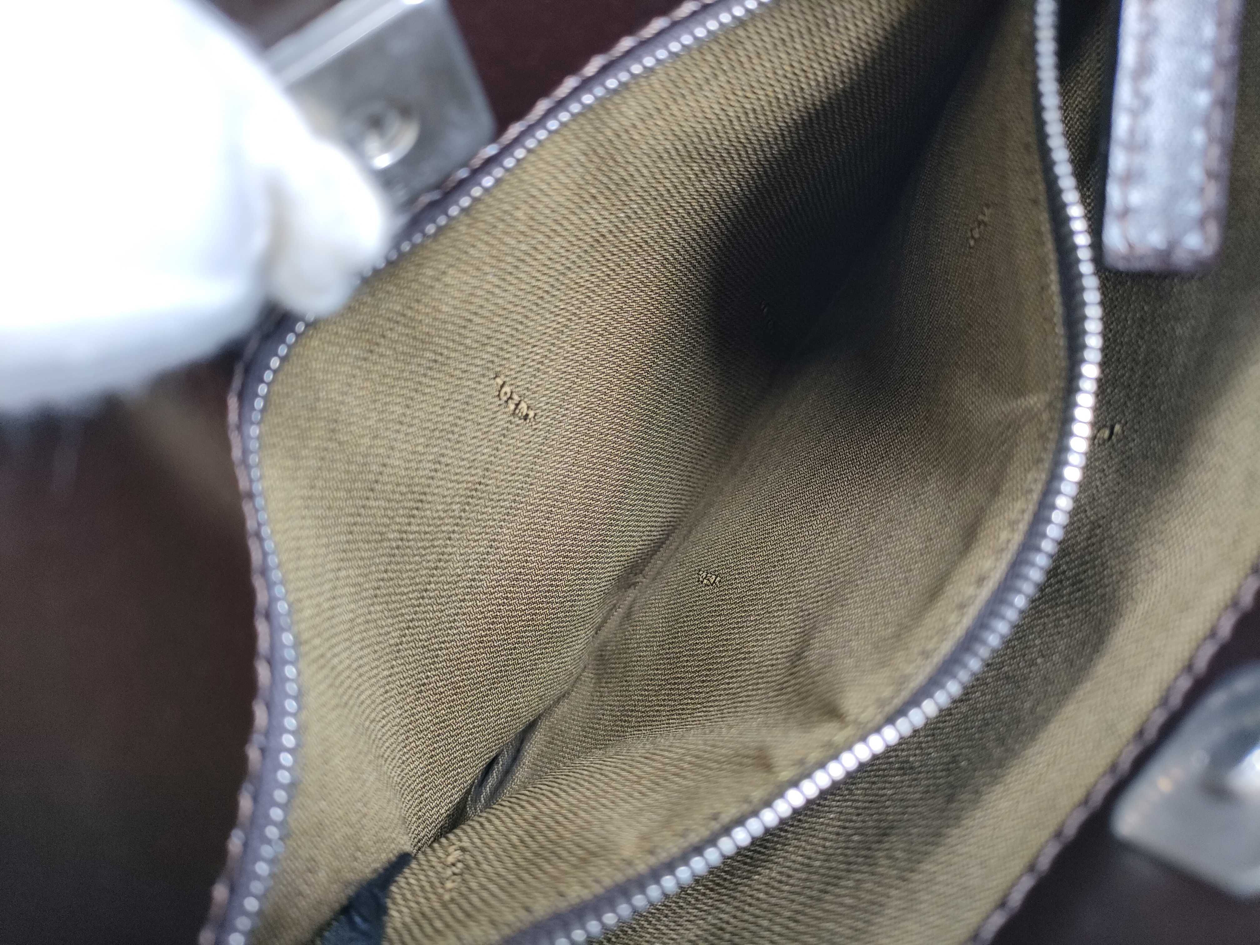 Zucca pattern Fendi shoulder bag, scuffed shoulder bag — view 9