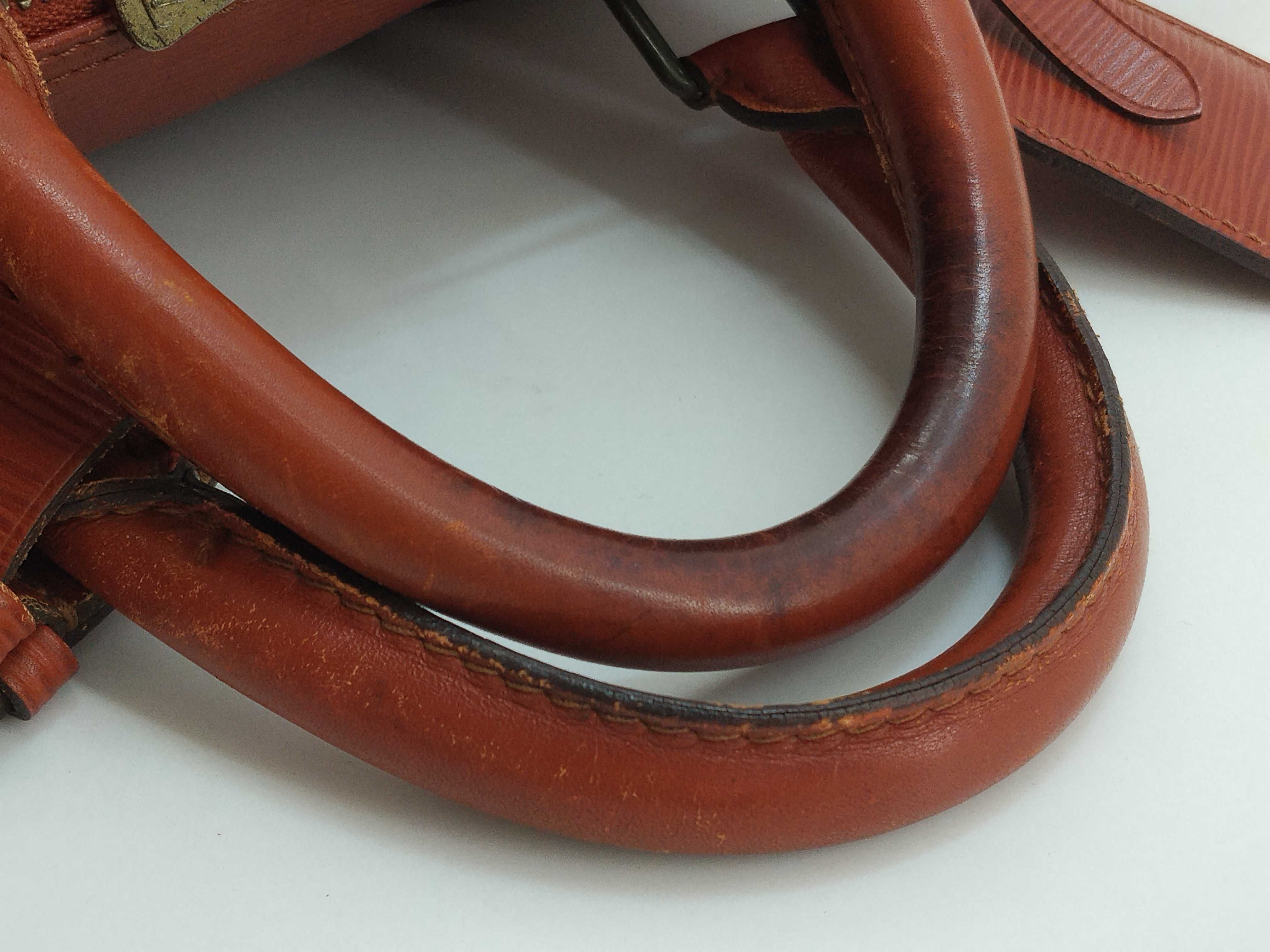 Epi Louis Vuitton Keepall Boston Bag — view 10