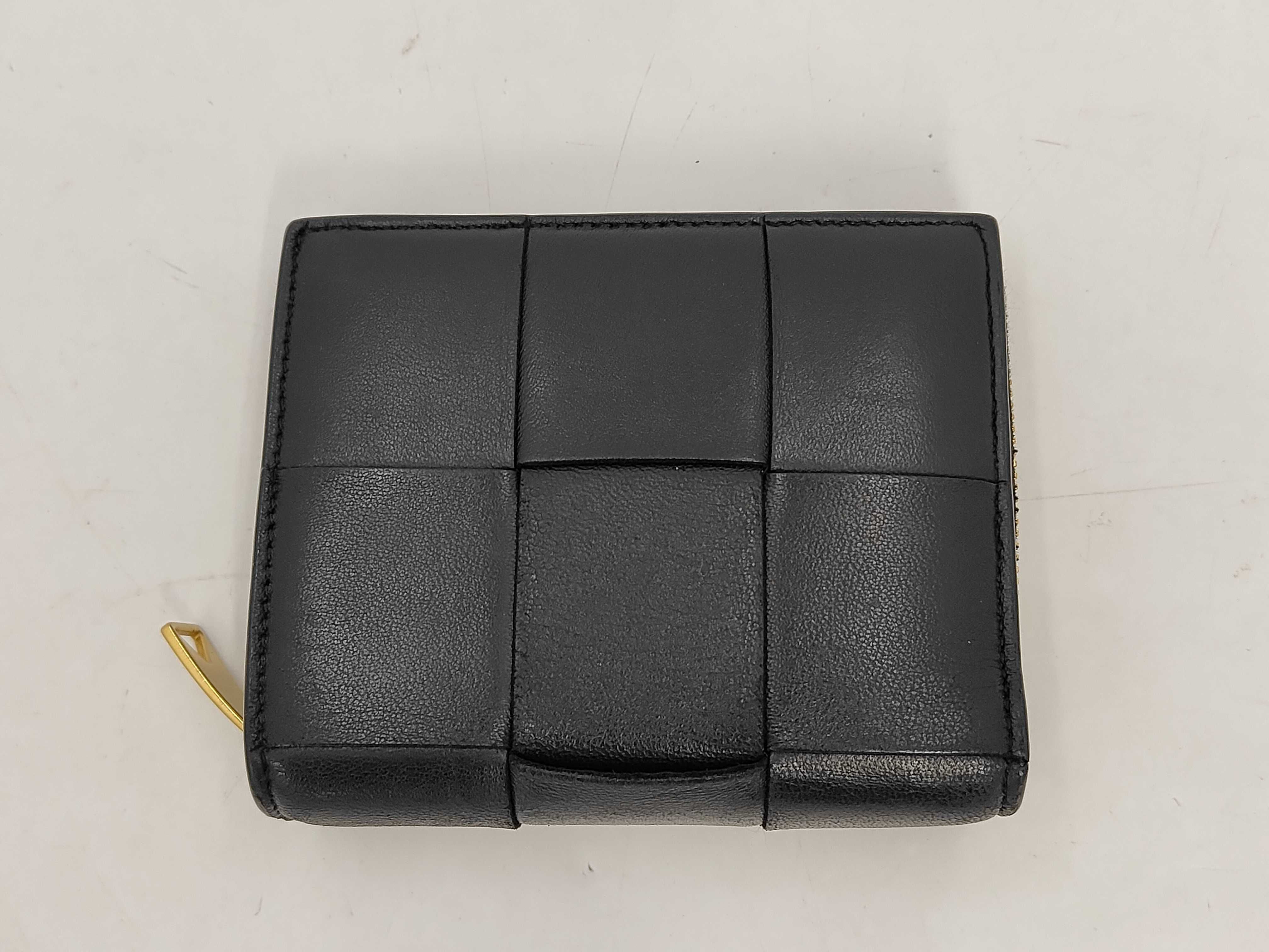 Intrecciato Maxi Intrecciato Cassette Bi-fold Wallet (with box and dust bag)