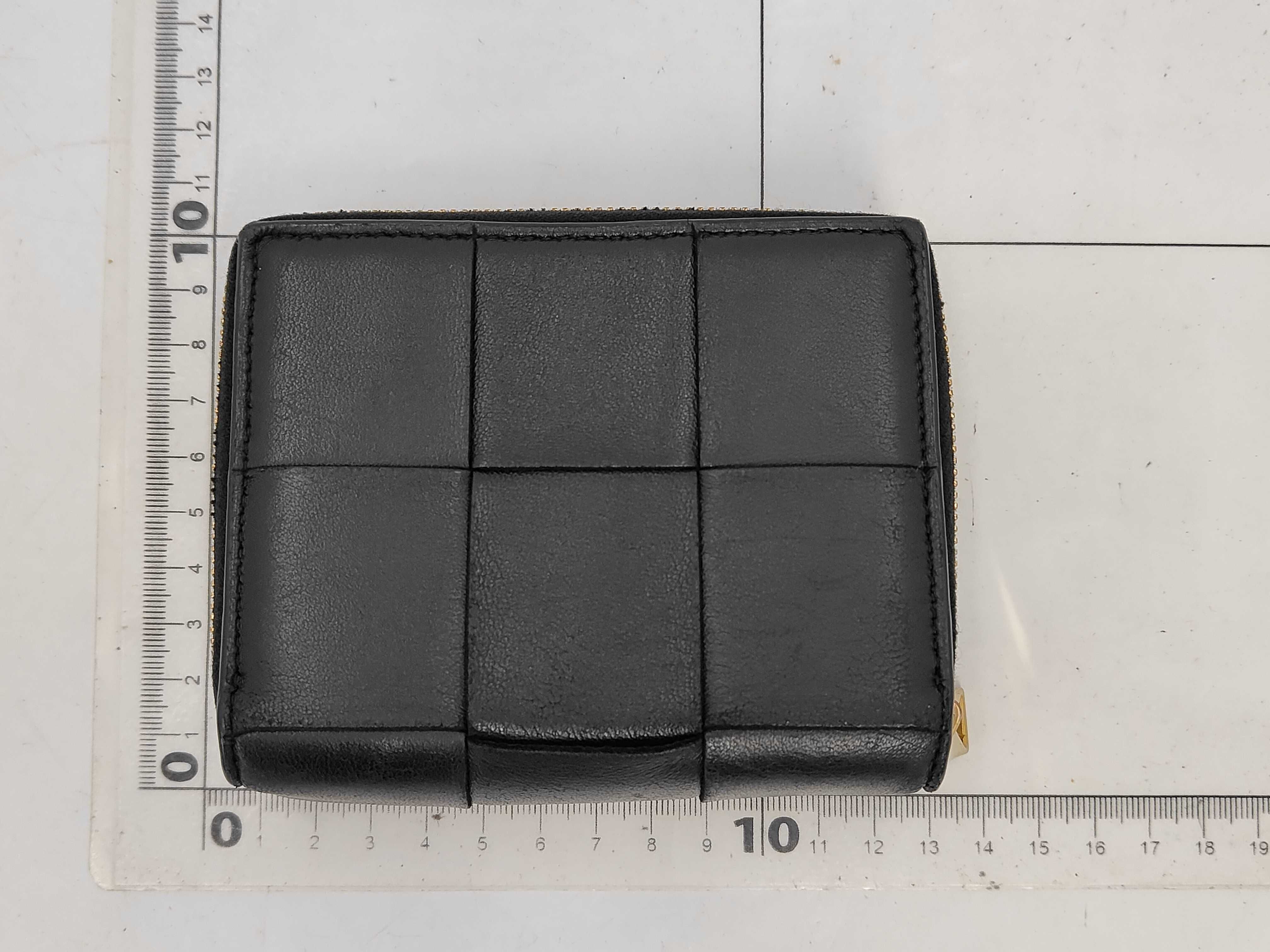 Intrecciato Maxi Intrecciato Cassette Bi-fold Wallet (with box and dust bag) — view 2