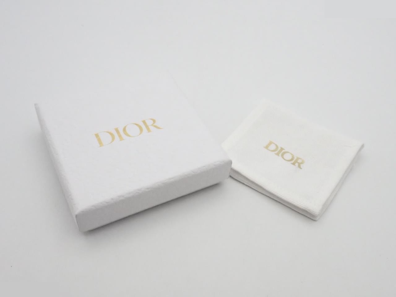 Gold earrings — view 4