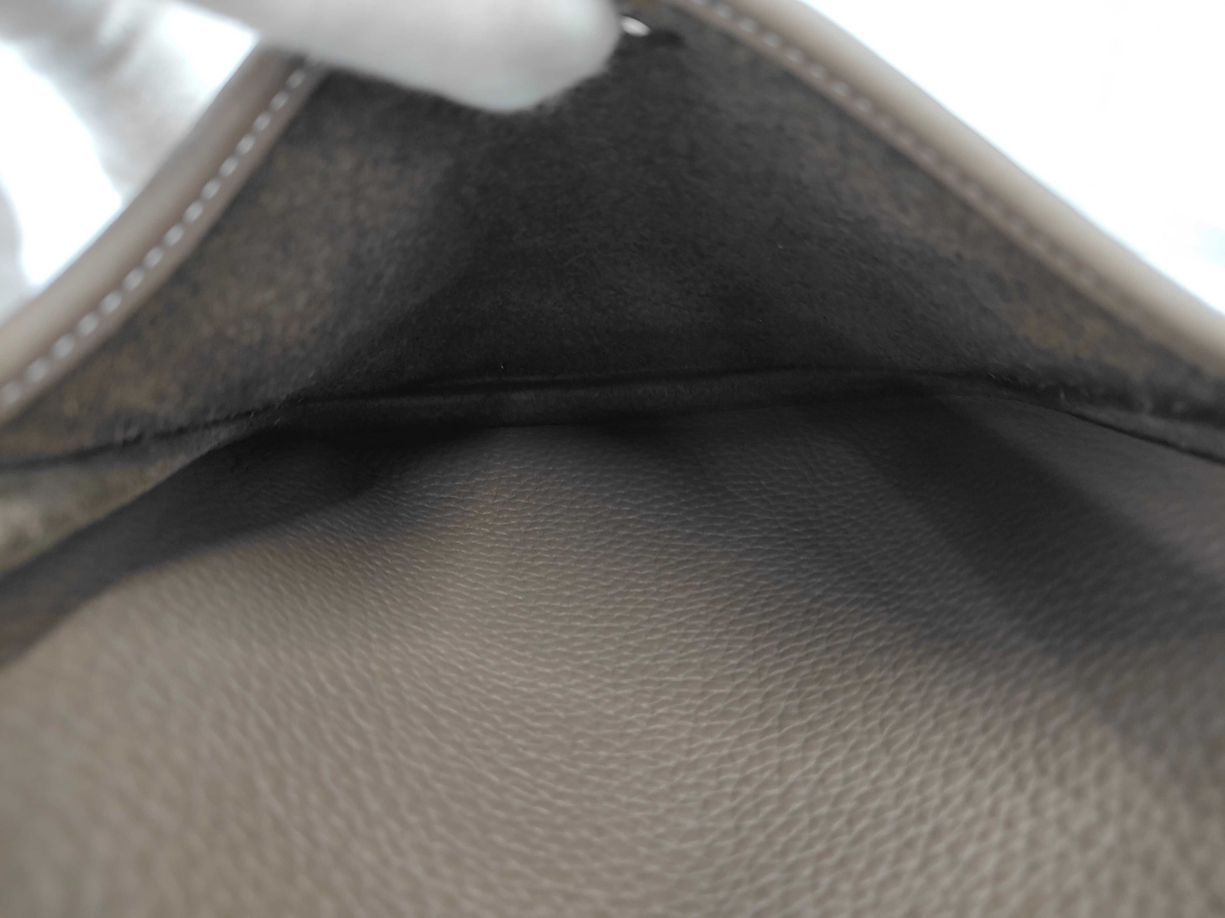 Evelyne 23 Shoulder Bag in Etoupe x Taurillon Clemence Leather with Silver Hardware and G Stamp — view 7