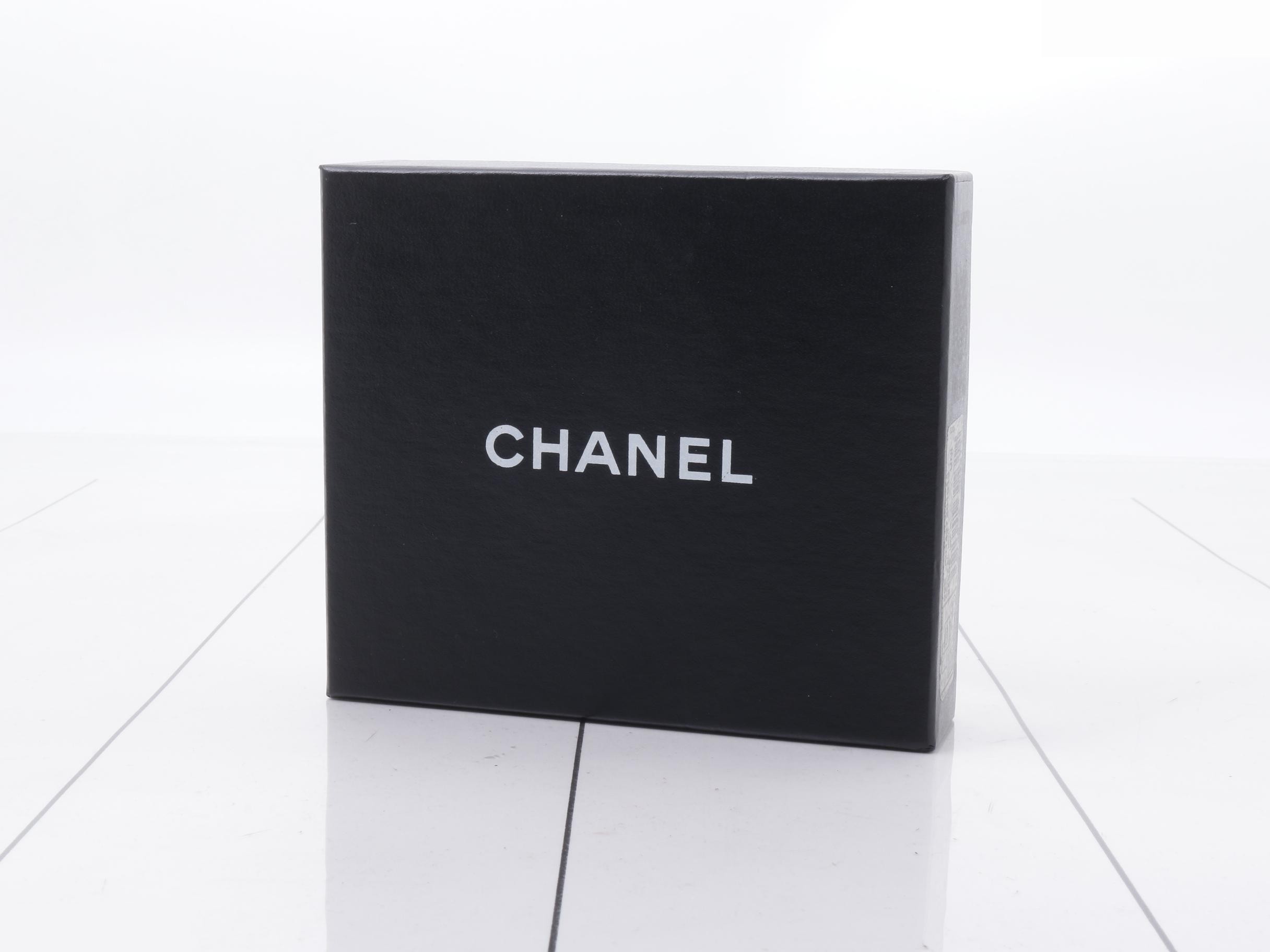 Caviar leather (bag) and wallet, series 5, bi-fold. — view 5