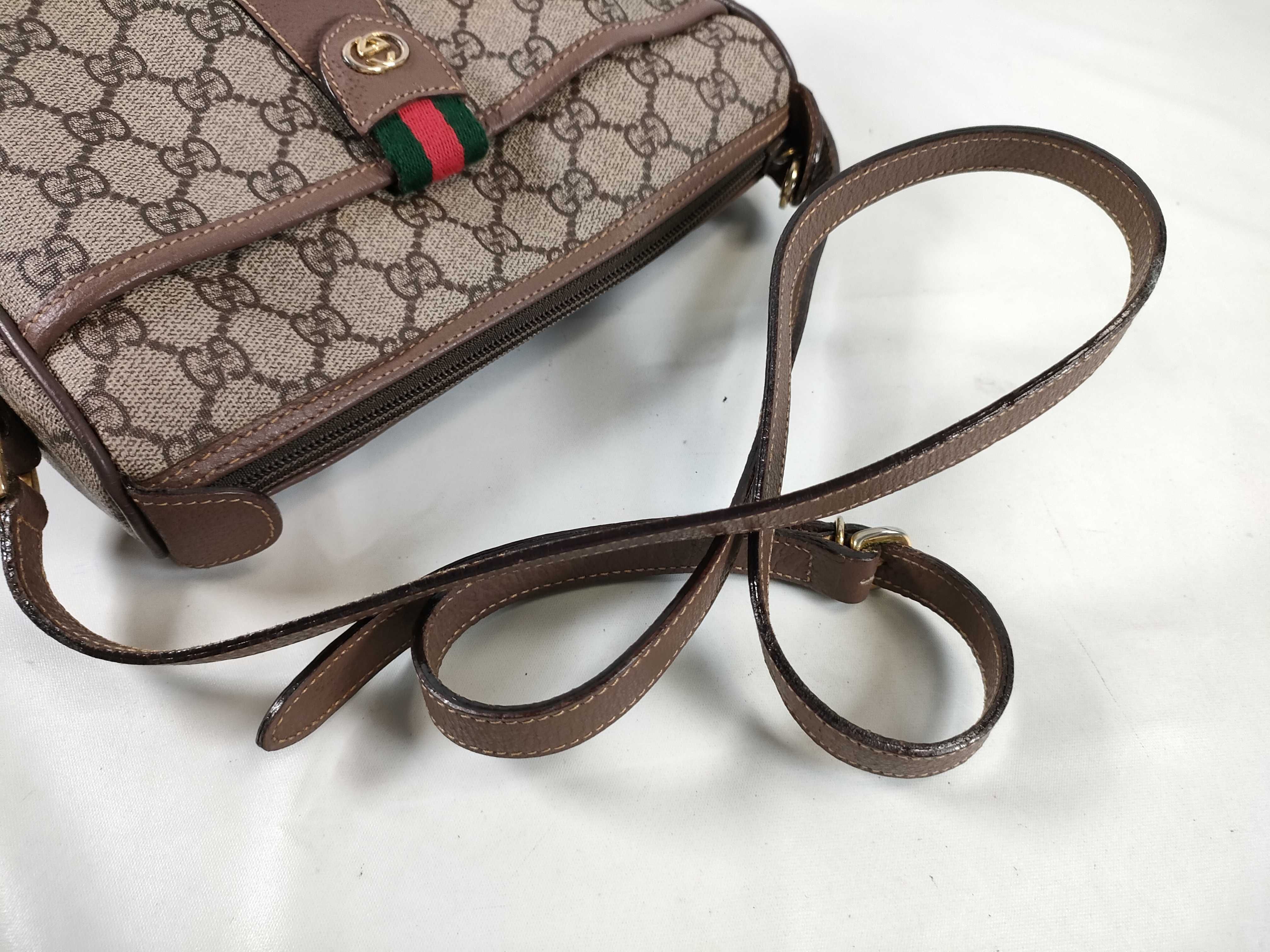 GG Supreme Shoulder Bag, Brown — view 3