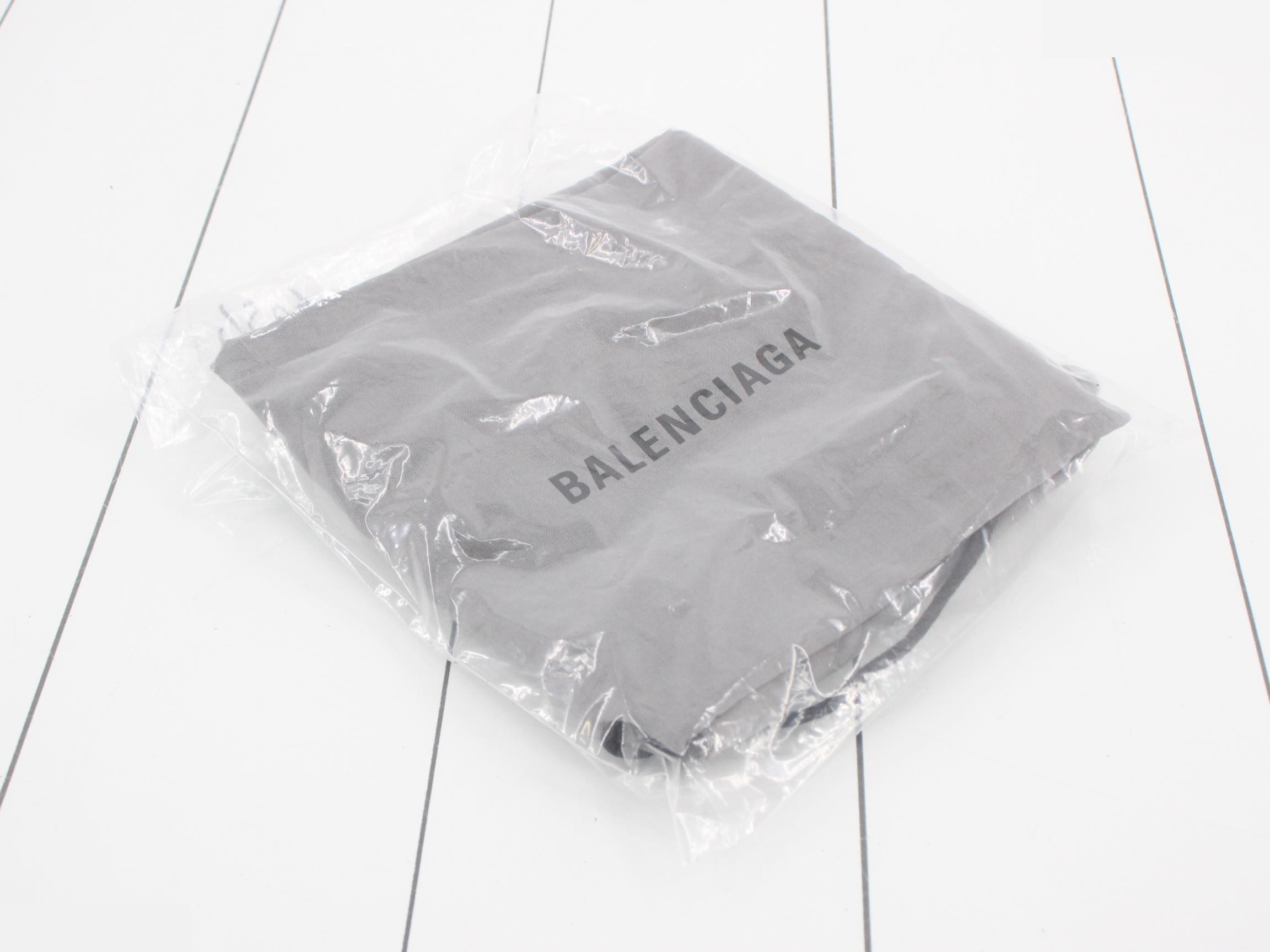 Crushed Small Tote Chain Shoulder Bag — view 7