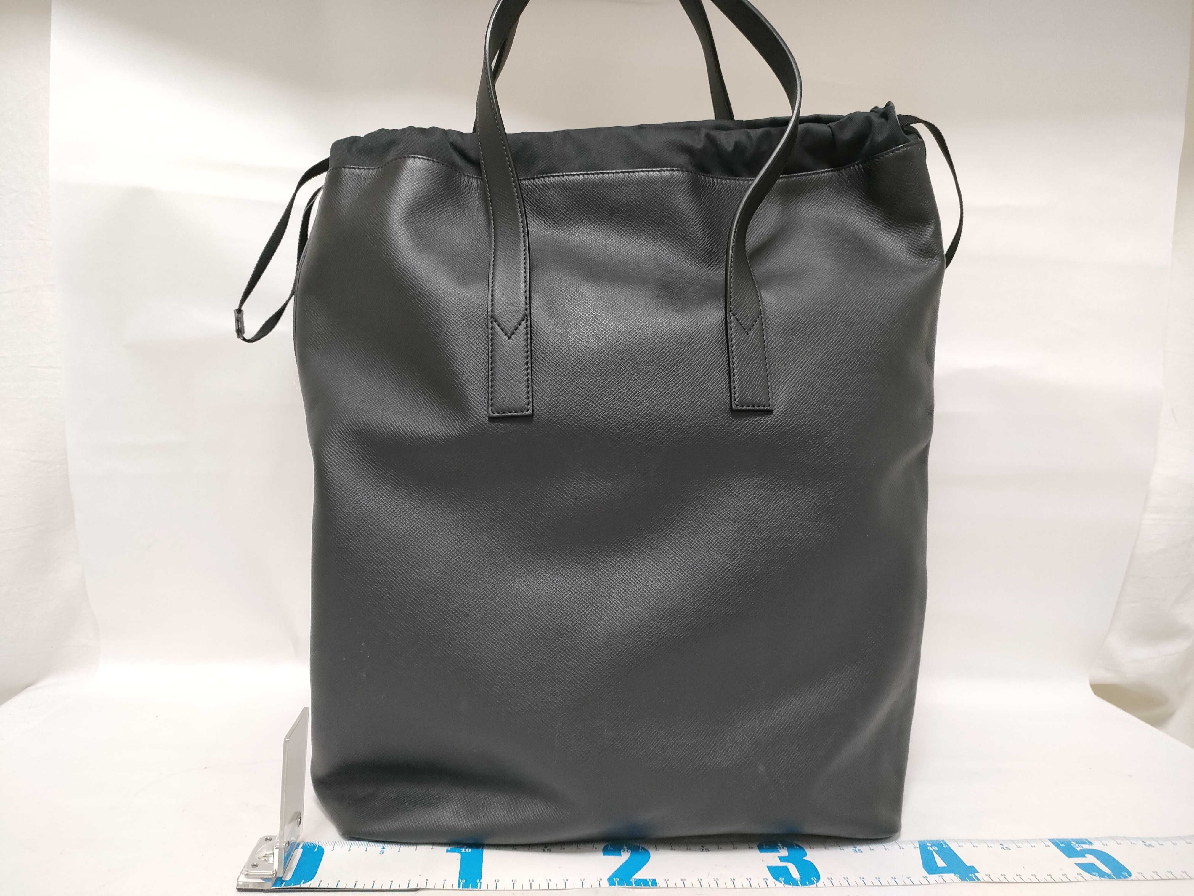 Taiga Louis Vuitton LV Taiga Cavalier Tote Bag Ardoise Tote Bag — view 2