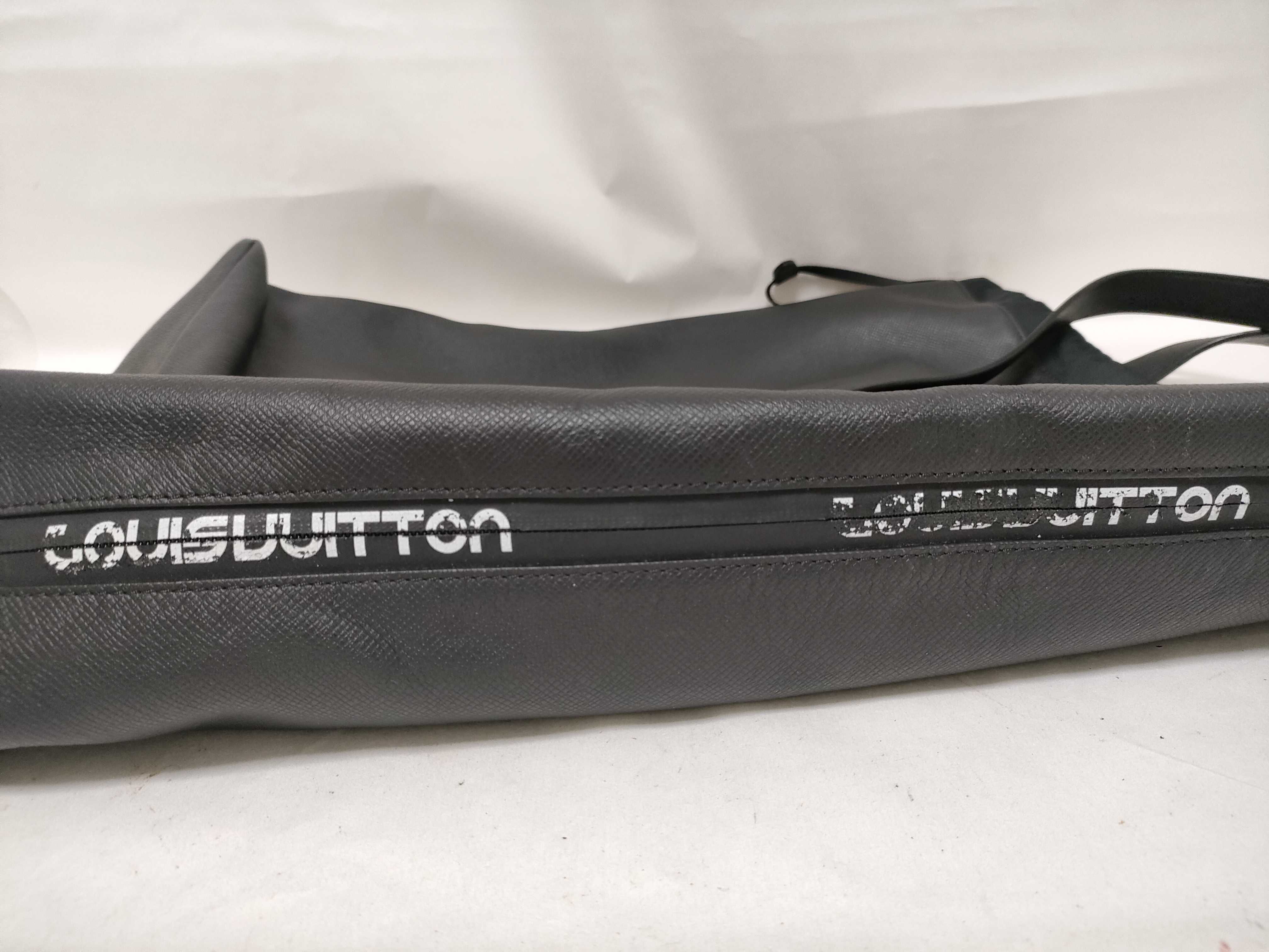 Taiga Louis Vuitton LV Taiga Cavalier Tote Bag Ardoise Tote Bag — view 12