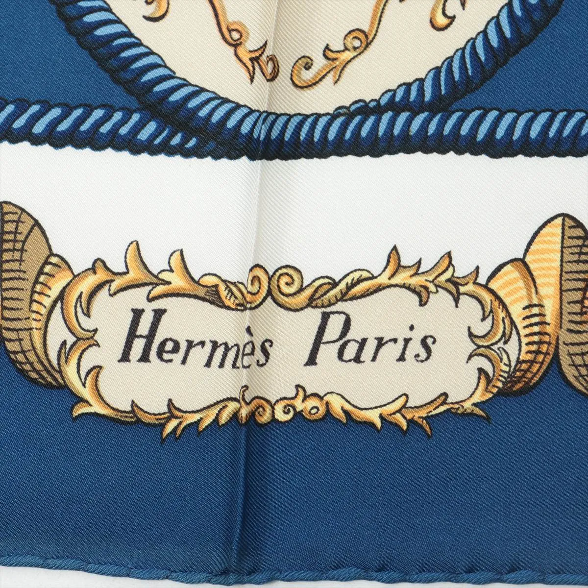 Carre 90 LVDOVICVS MAGNVS Louis XIV astride a white horse Scarf Silk Blue — view 6