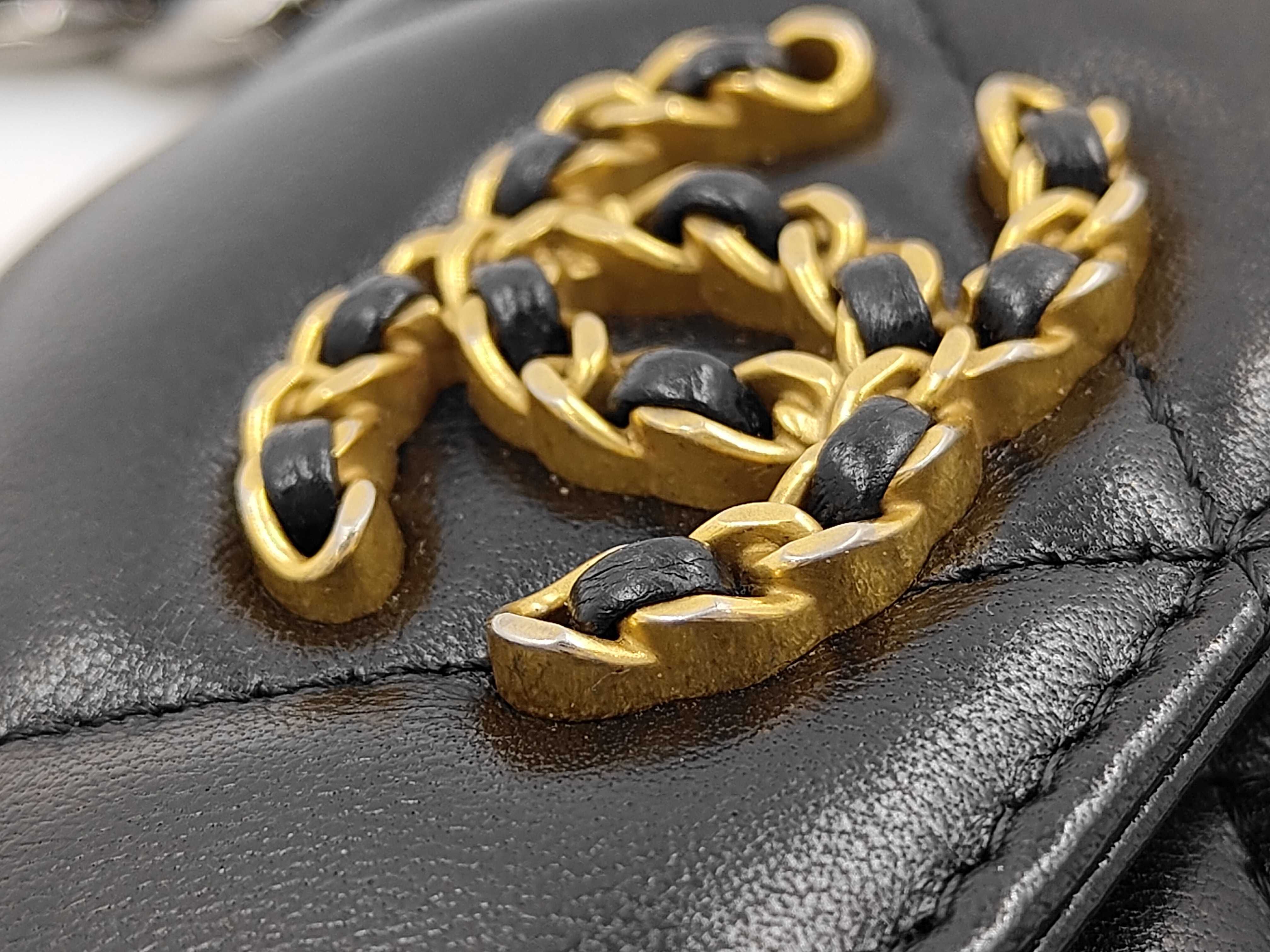 Matelassé Chain Shoulder Bag — view 7