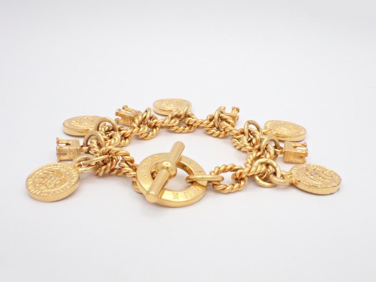 Other items in the line: Precious metal bracelets and bangles (metal), wrist circumference approximately 19.5 cm. — view 2