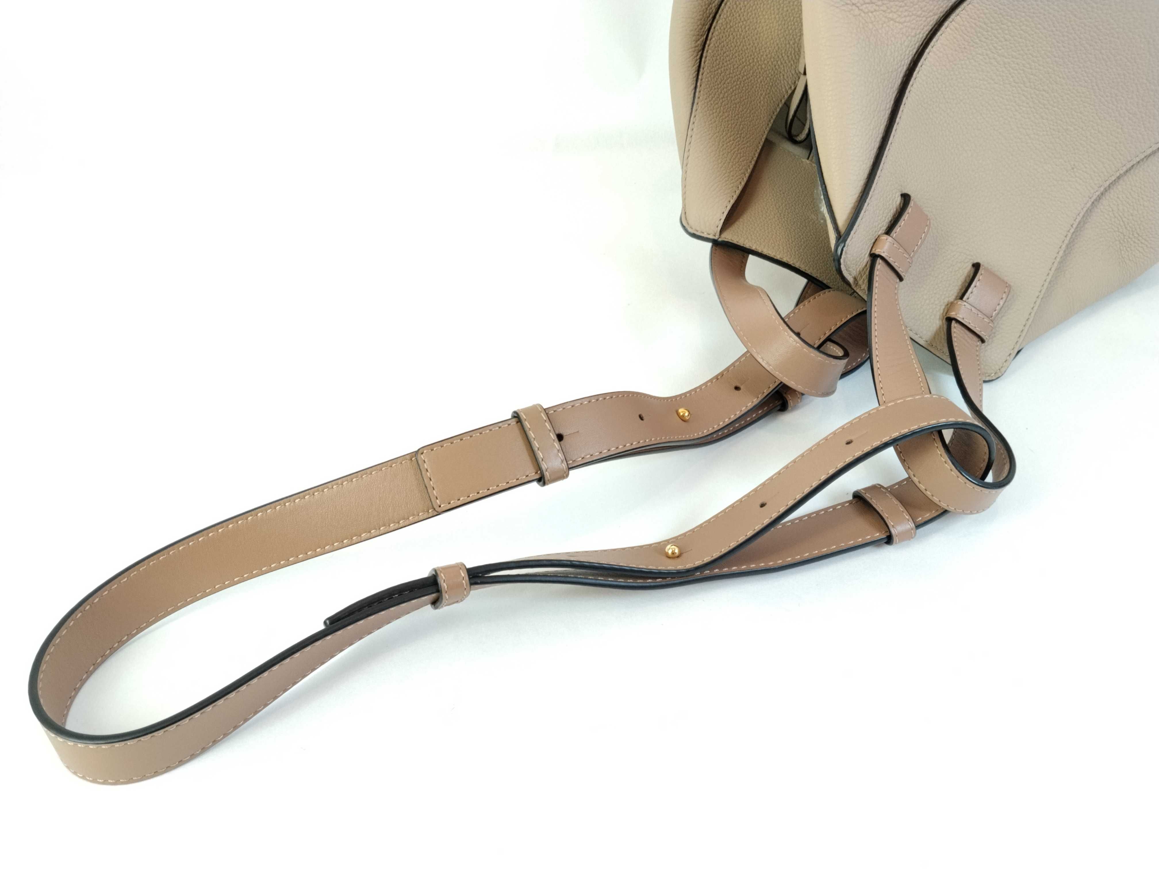 Hammock Small Leather 2-Way Handbag, Beige, 262306 (Shoulder Bag) — view 3
