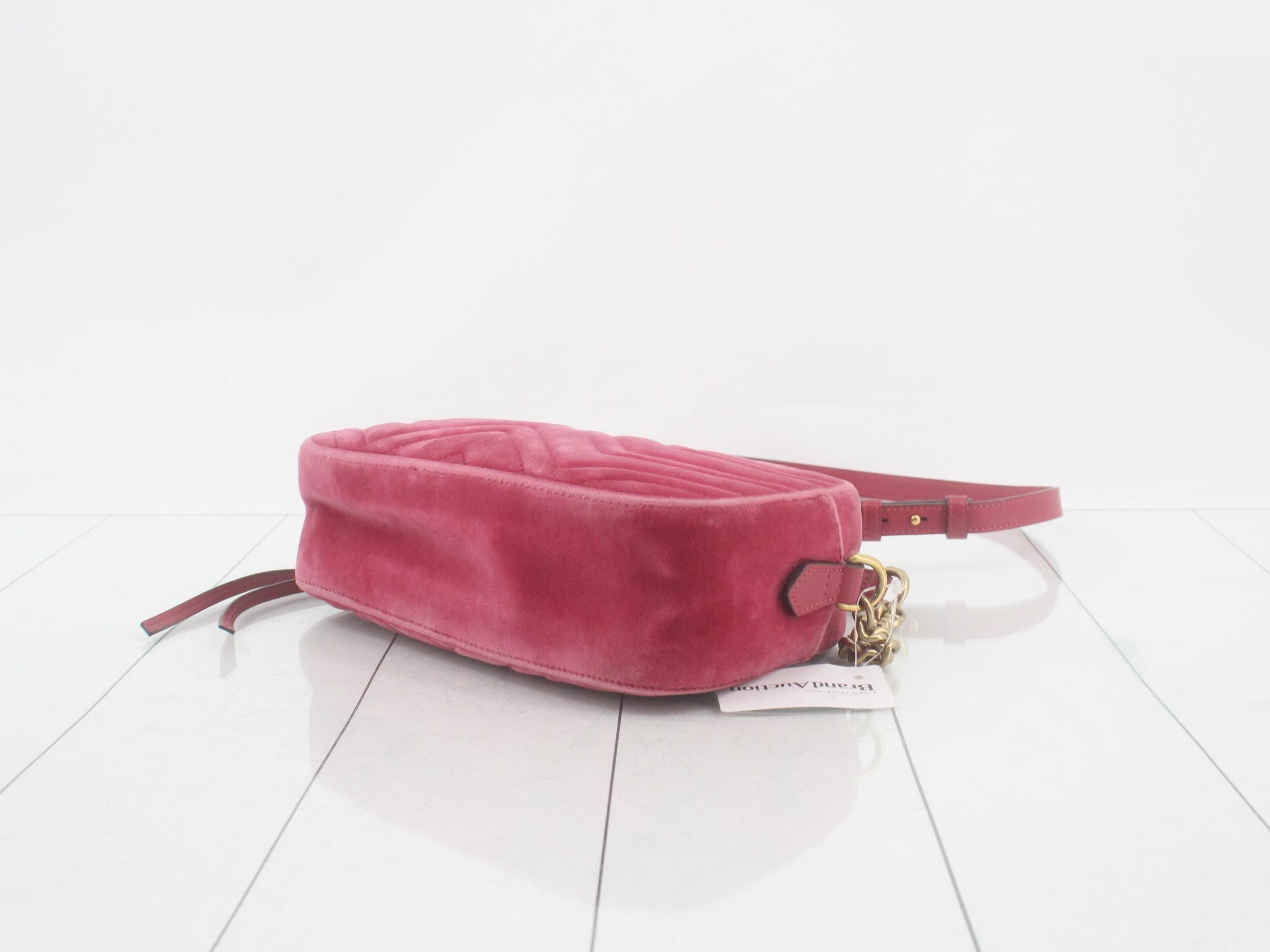 GG Marmont Velvet Shoulder Bag — view 6