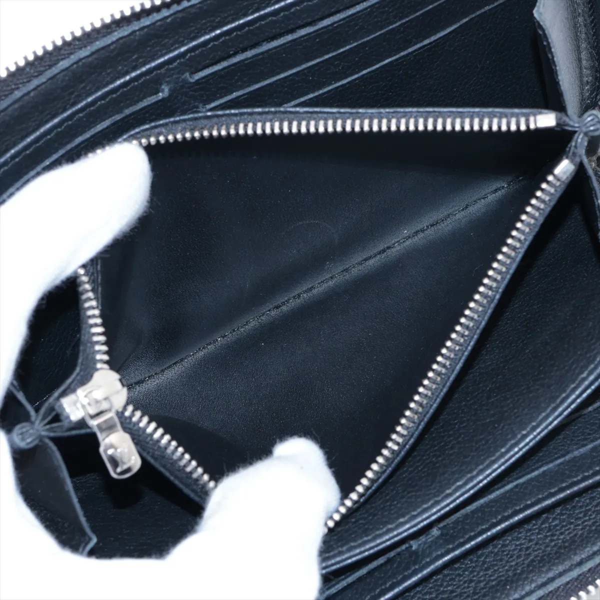 LV Logo Zippy Lock Me M62622 UB3109 Noir Round Zip Wallet — view 10