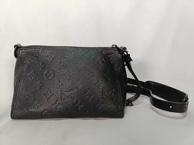 Triangle Messenger Taurillon Shoulder Bag