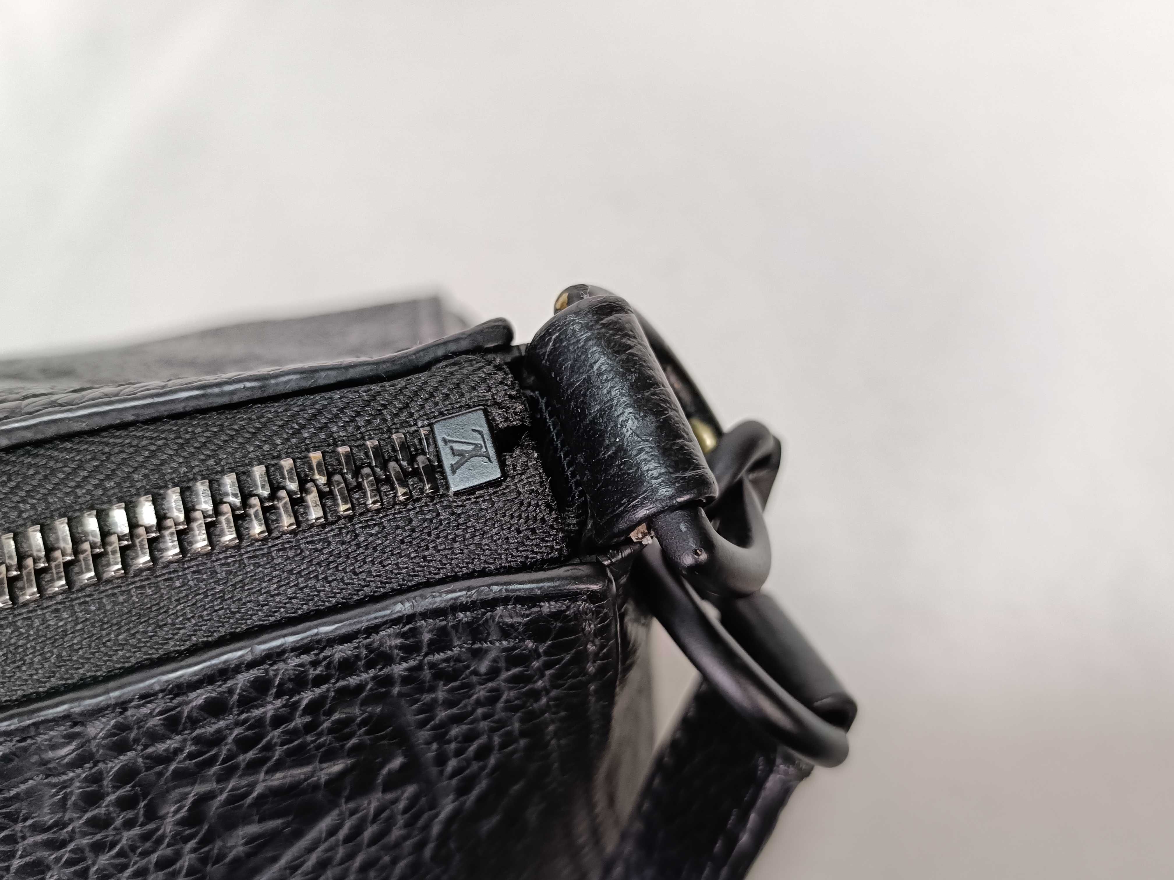 Triangle Messenger Taurillon Shoulder Bag — view 8