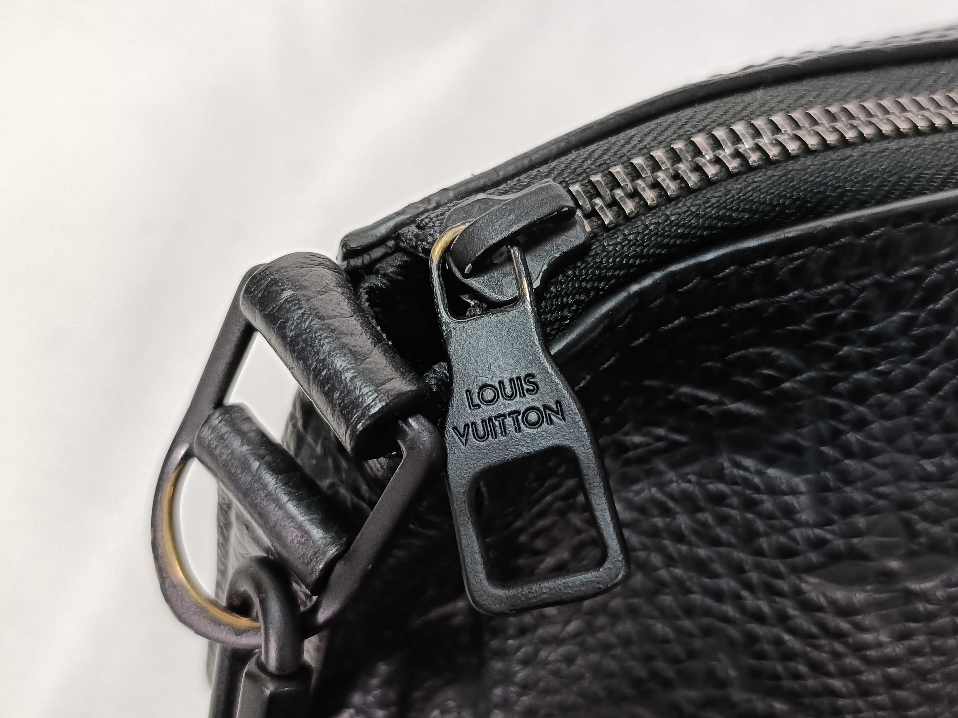 Triangle Messenger Taurillon Shoulder Bag — view 9