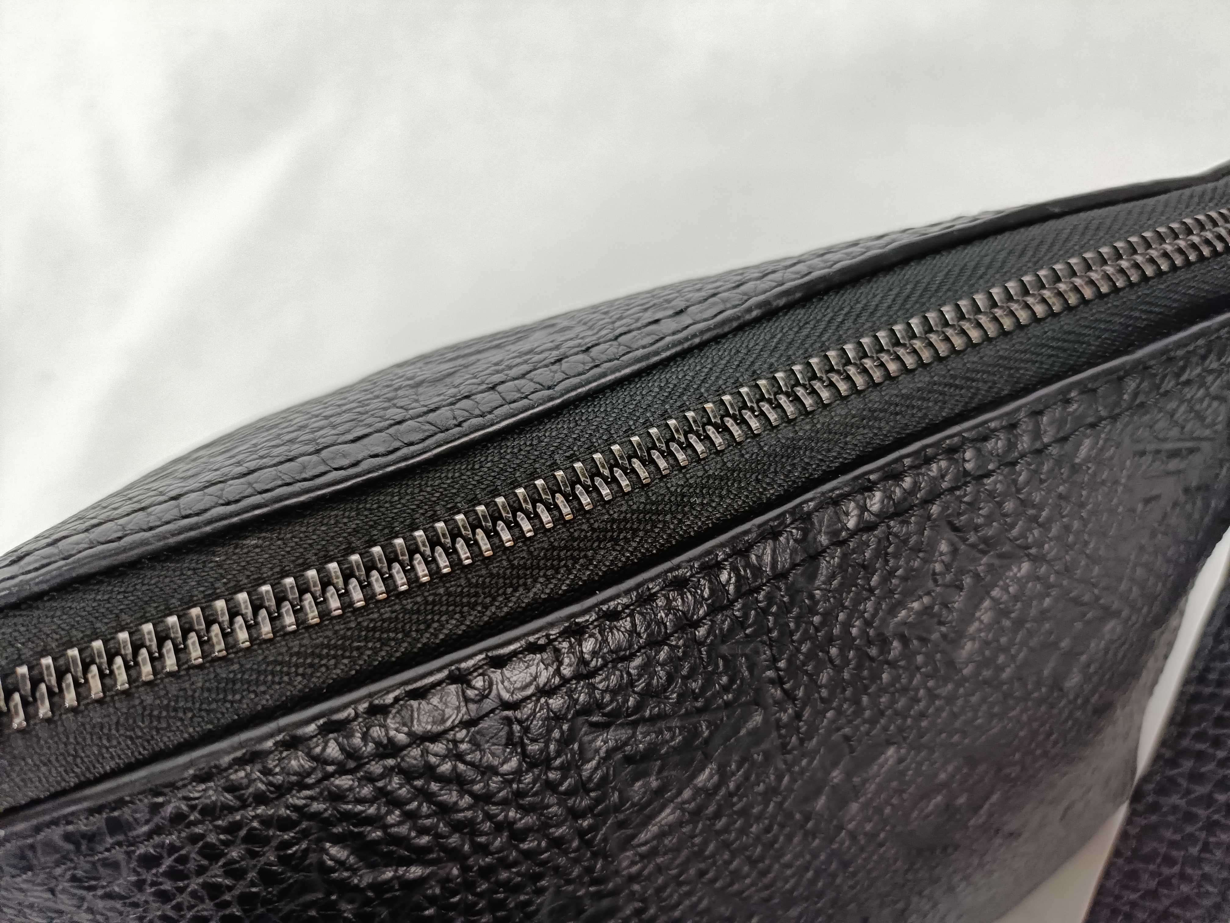 Triangle Messenger Taurillon Shoulder Bag — view 10