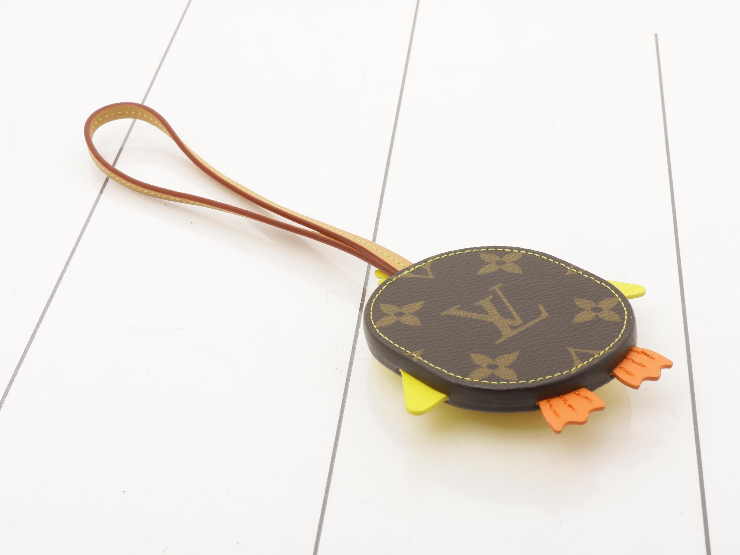 Bag charm - LV Pulcino — view 2