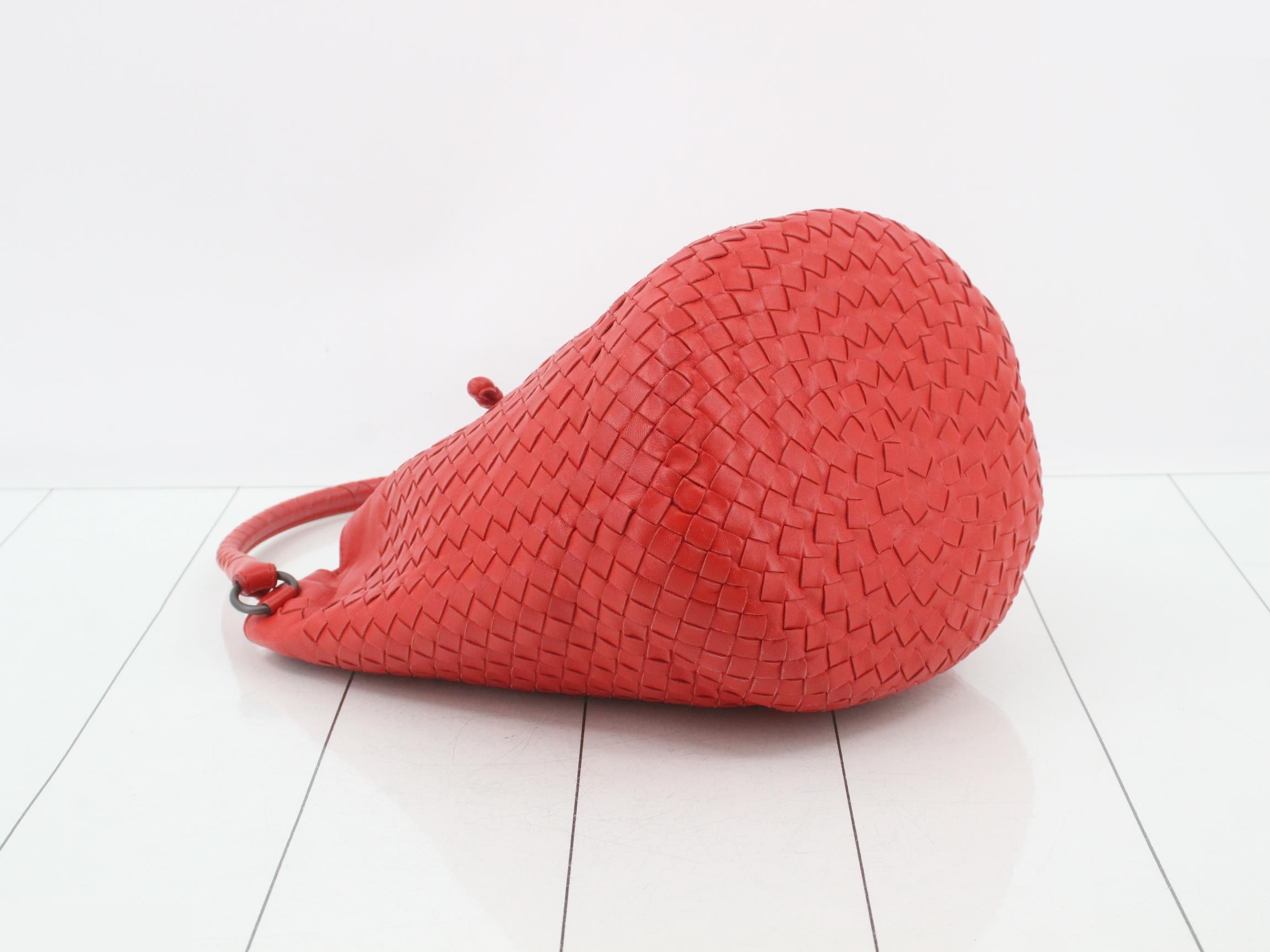 Intrecciato (bag) - Handbag - Leather - Red — view 5