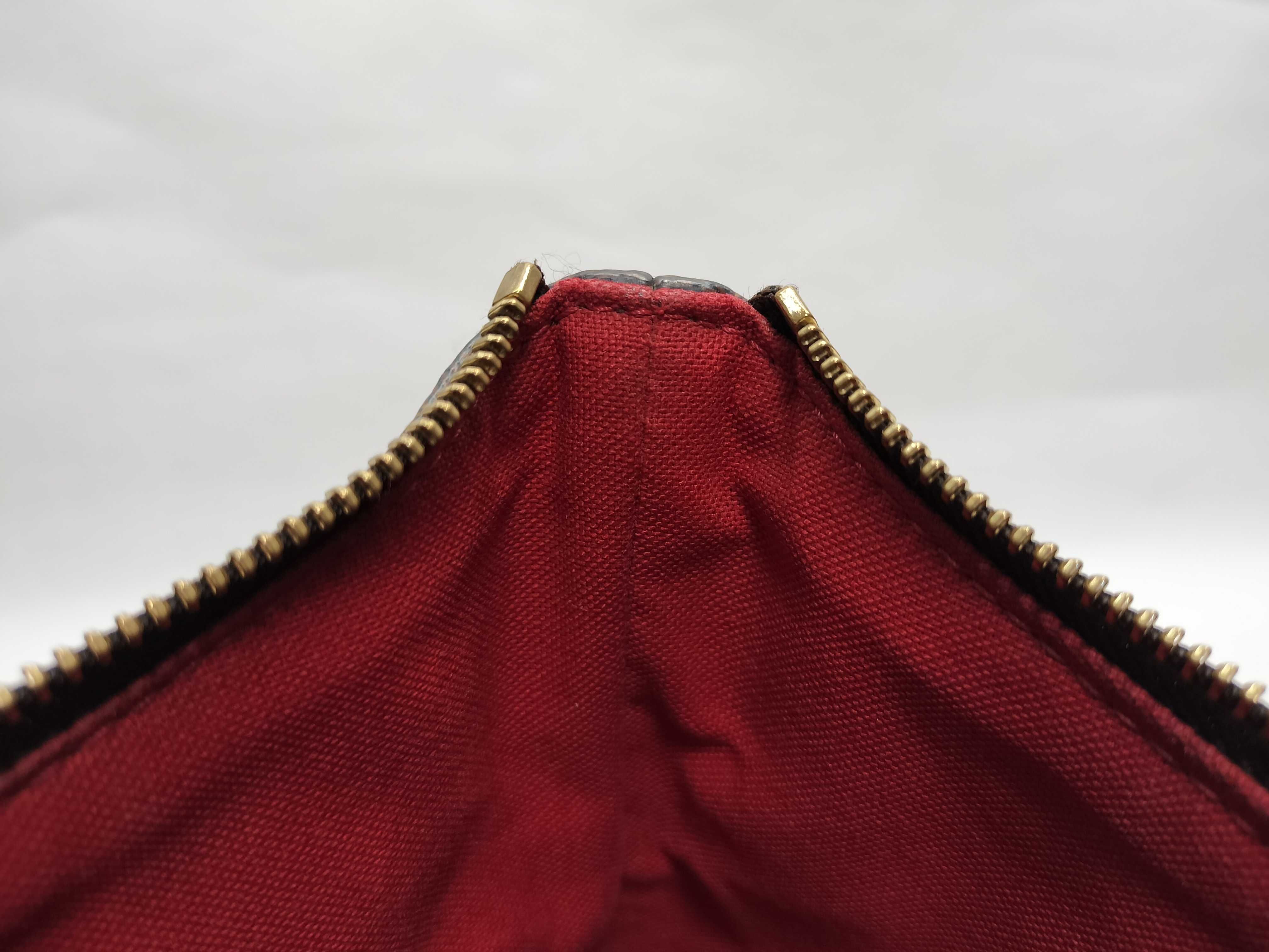 Damier Bloomsbury Shoulder Bag — view 11