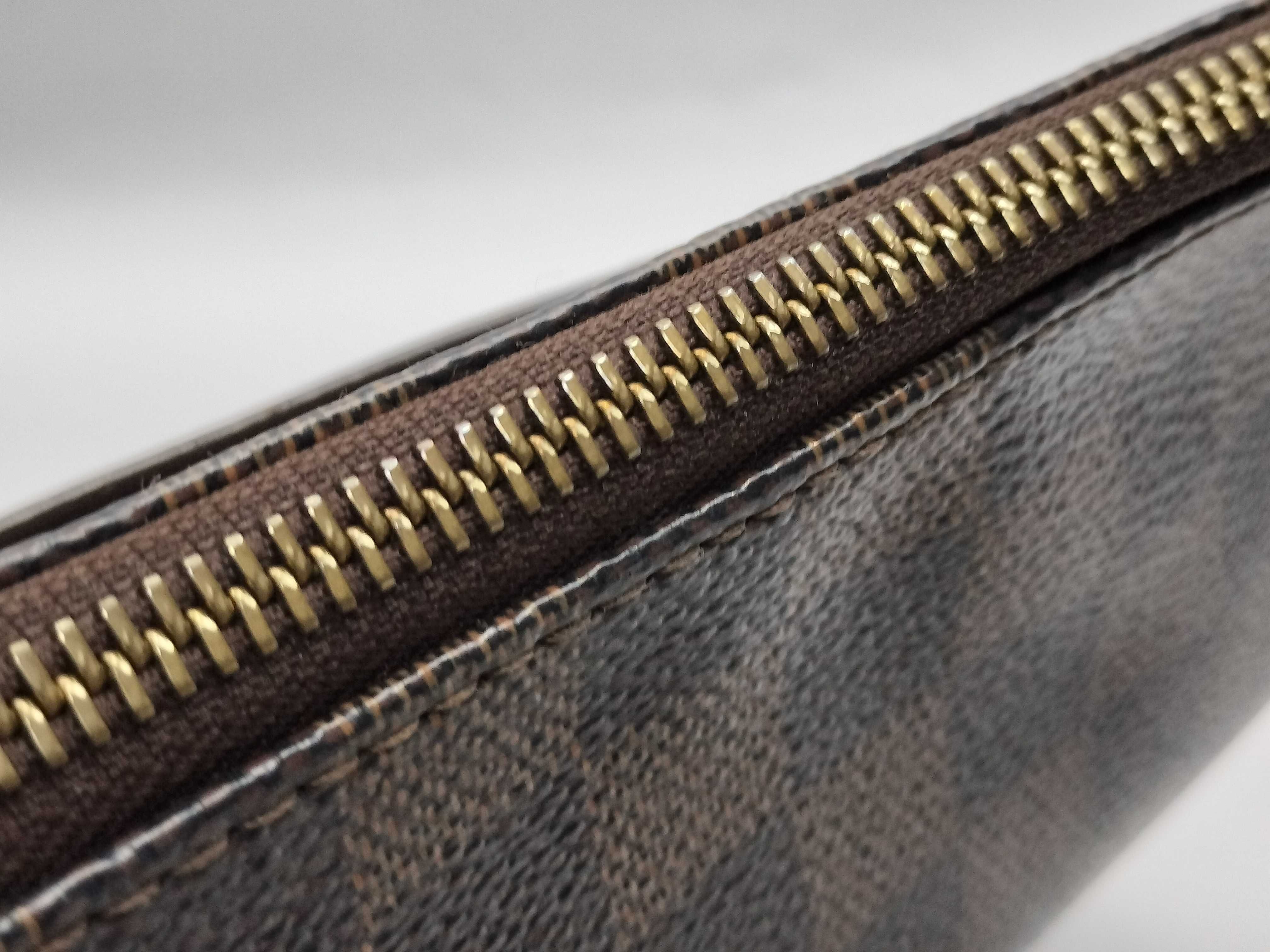 Damier Bloomsbury Shoulder Bag — view 8