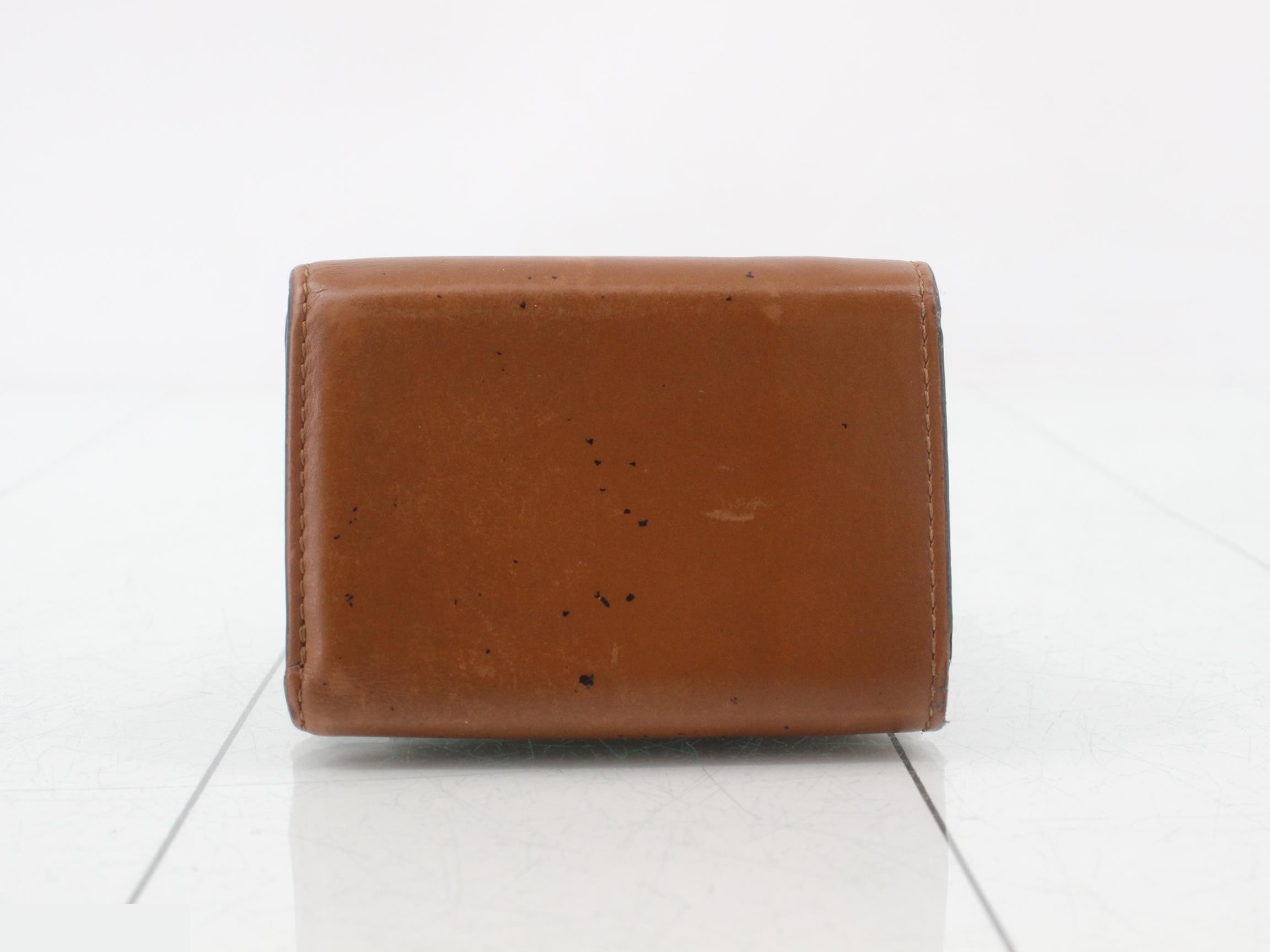 Logo wallet — view 2