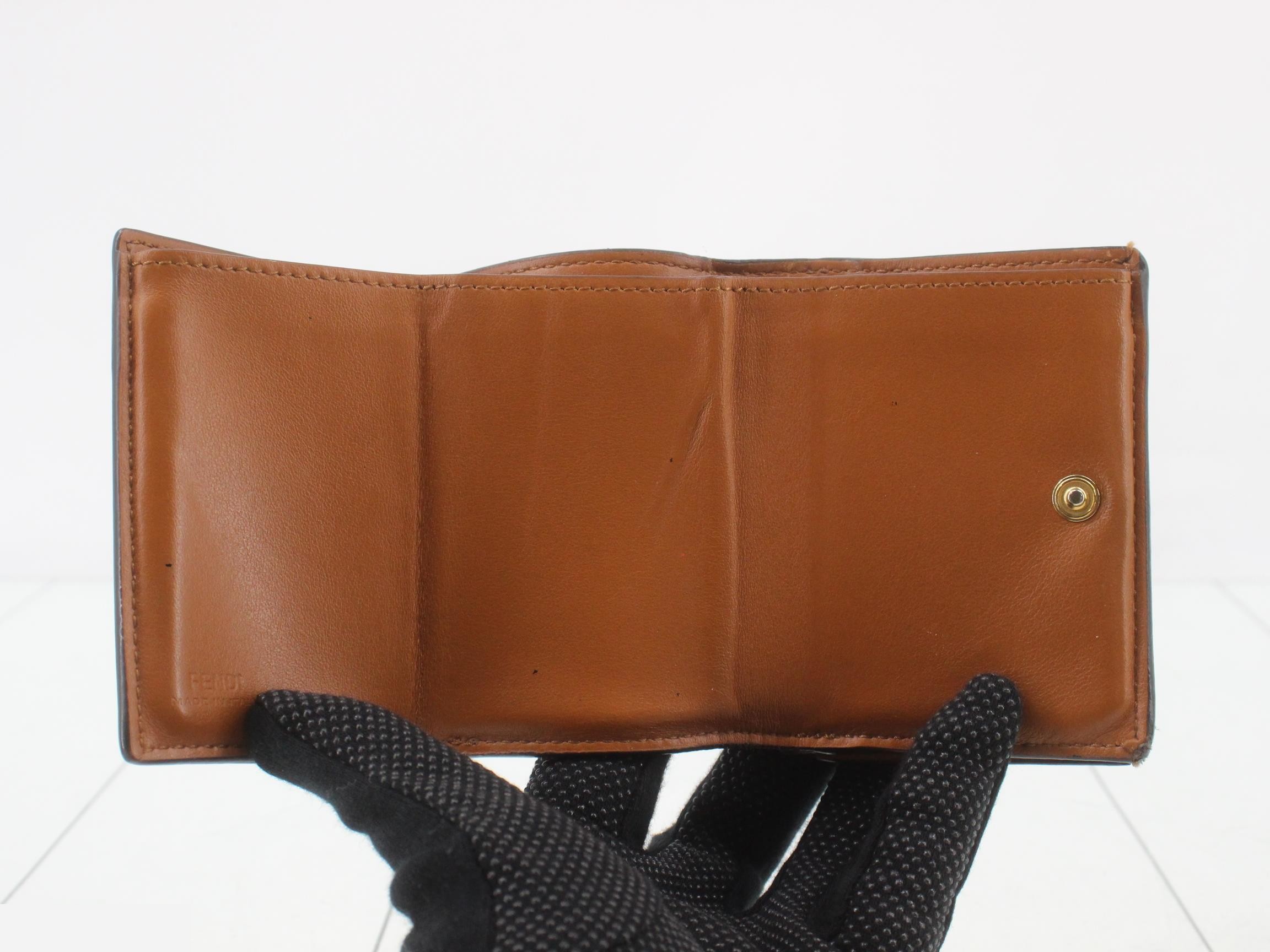 Logo wallet — view 4
