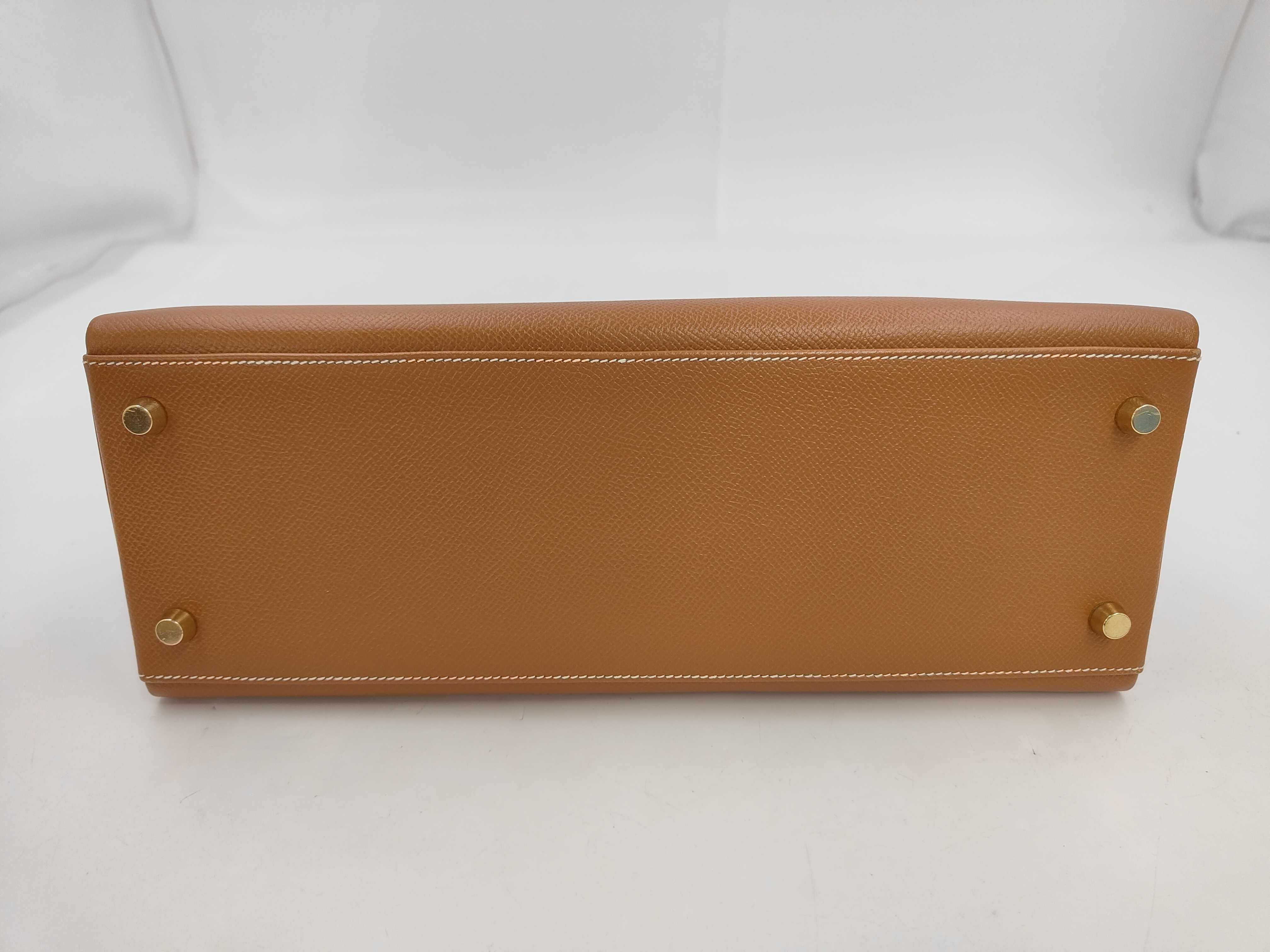 Kelly 32 Courchevel Leather Gold with Gold Hardware B Stamp Handbag — view 6