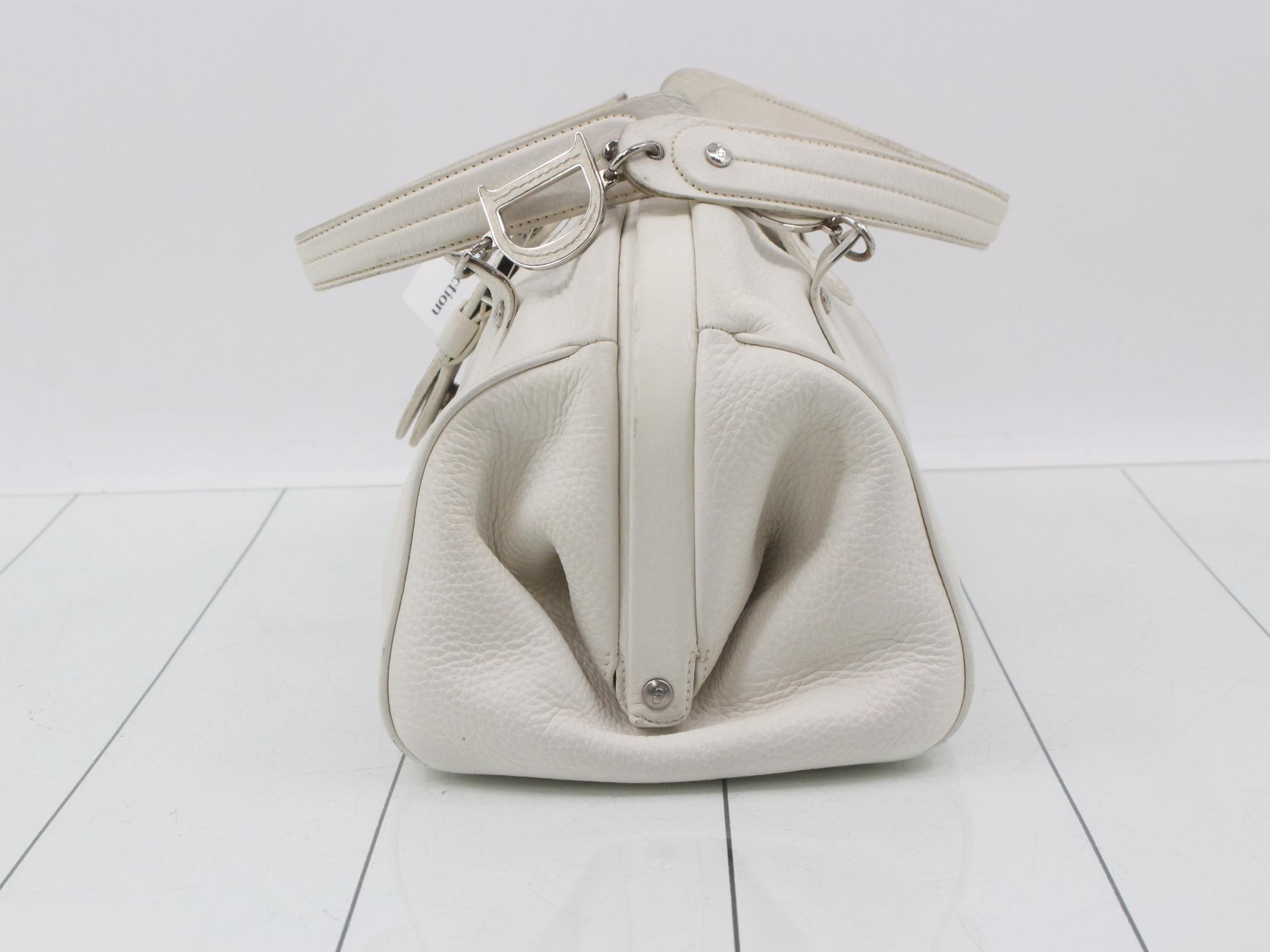 Other lines: Bags/Handbags, Leather, White — view 3