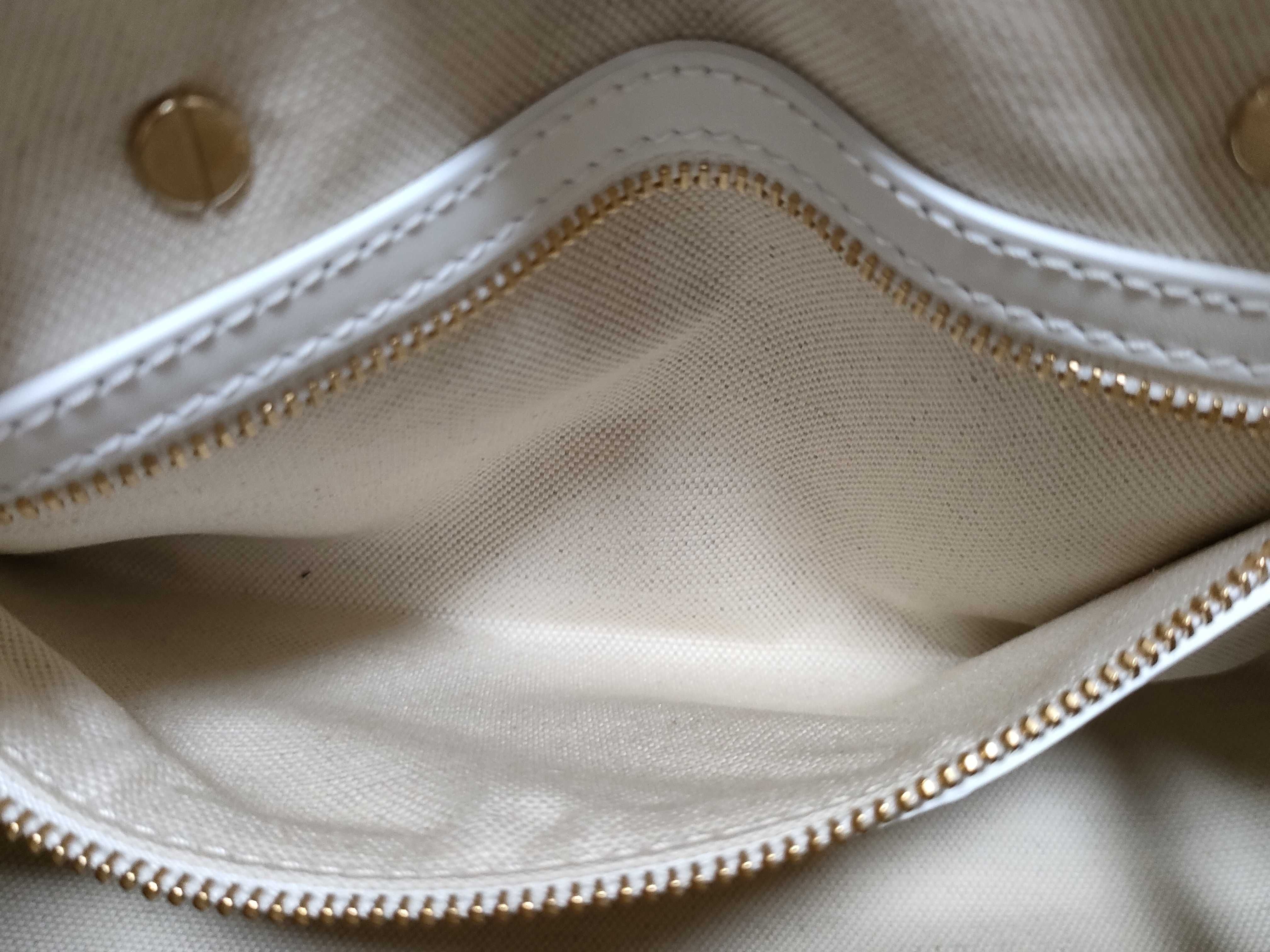 QT-Vibe Zip Bowling Bag in white and navy smooth calfskin handbag — view 11