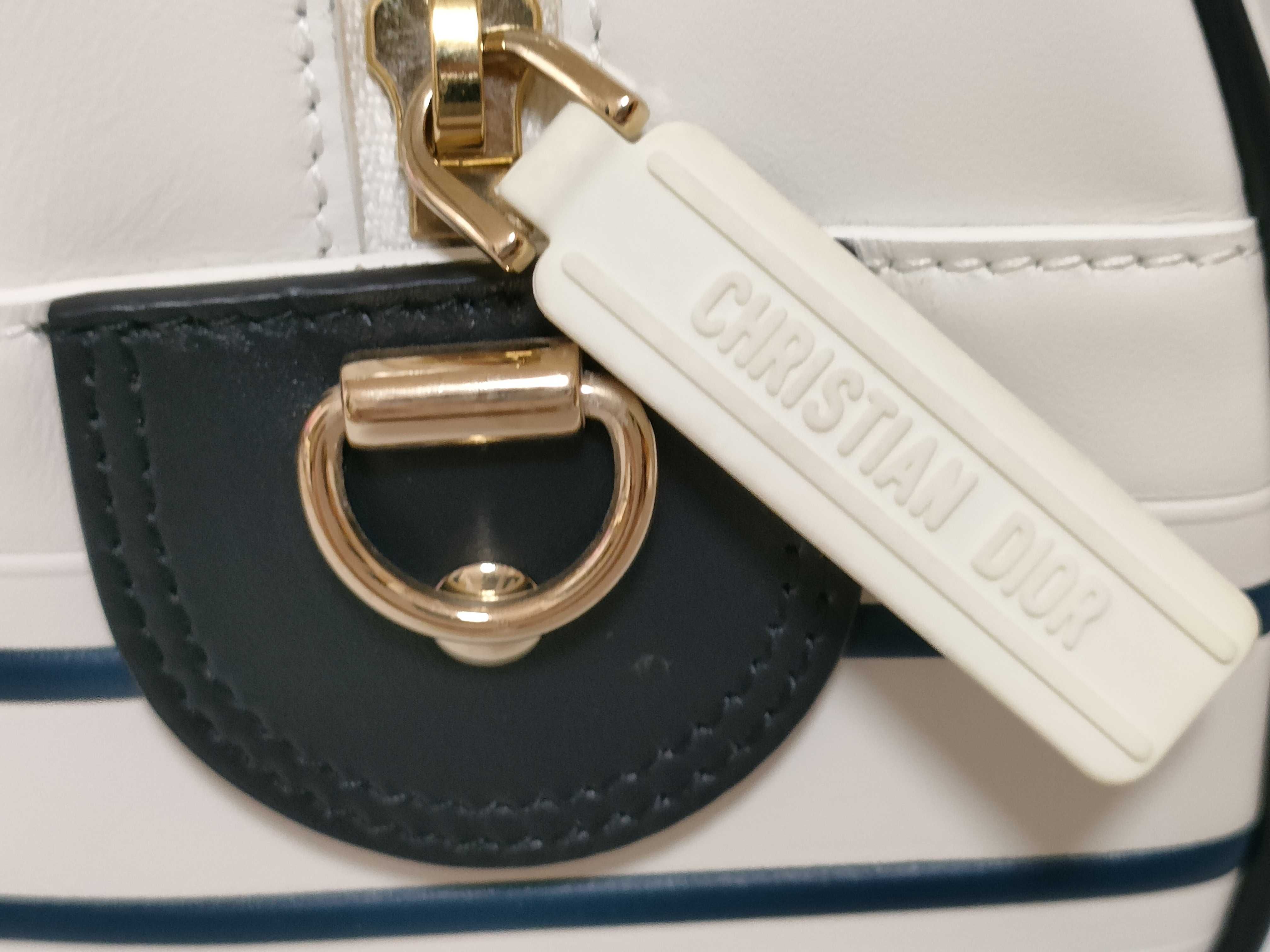QT-Vibe Zip Bowling Bag in white and navy smooth calfskin handbag — view 14