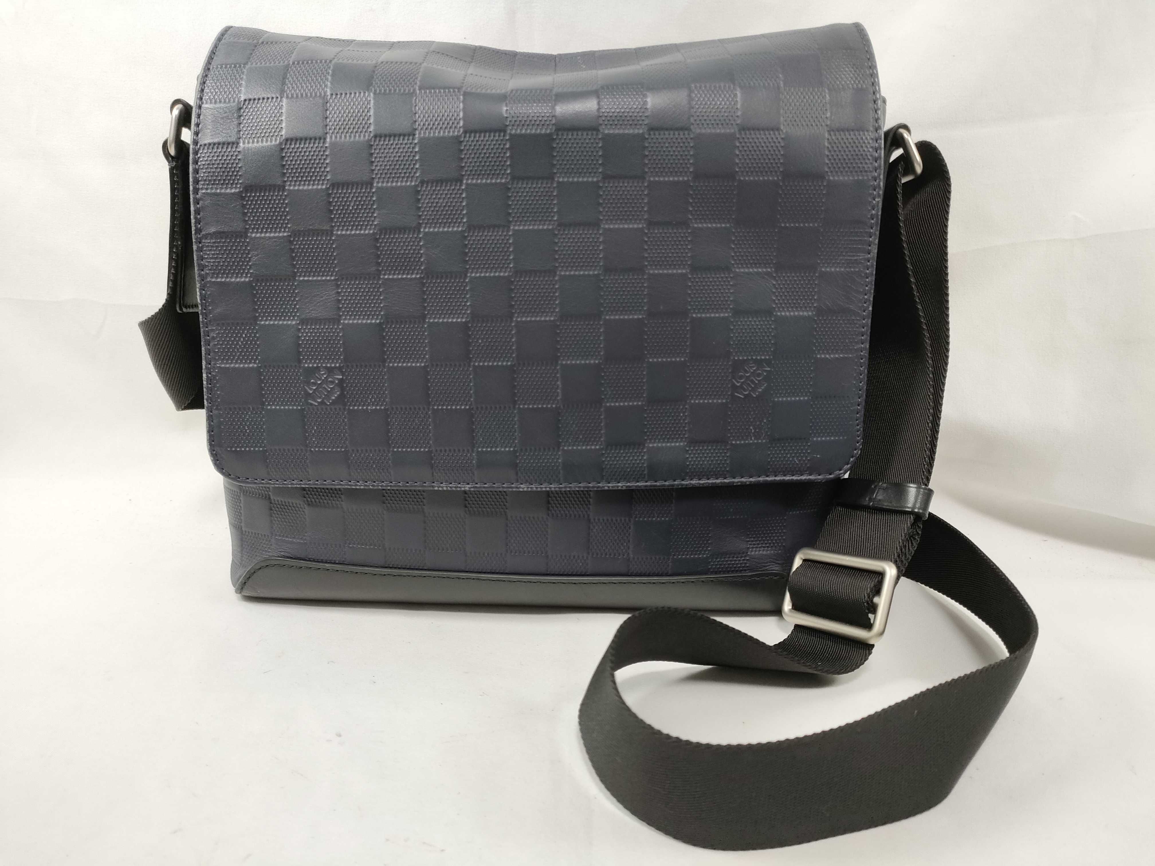 District PM N41034 Shoulder Bag