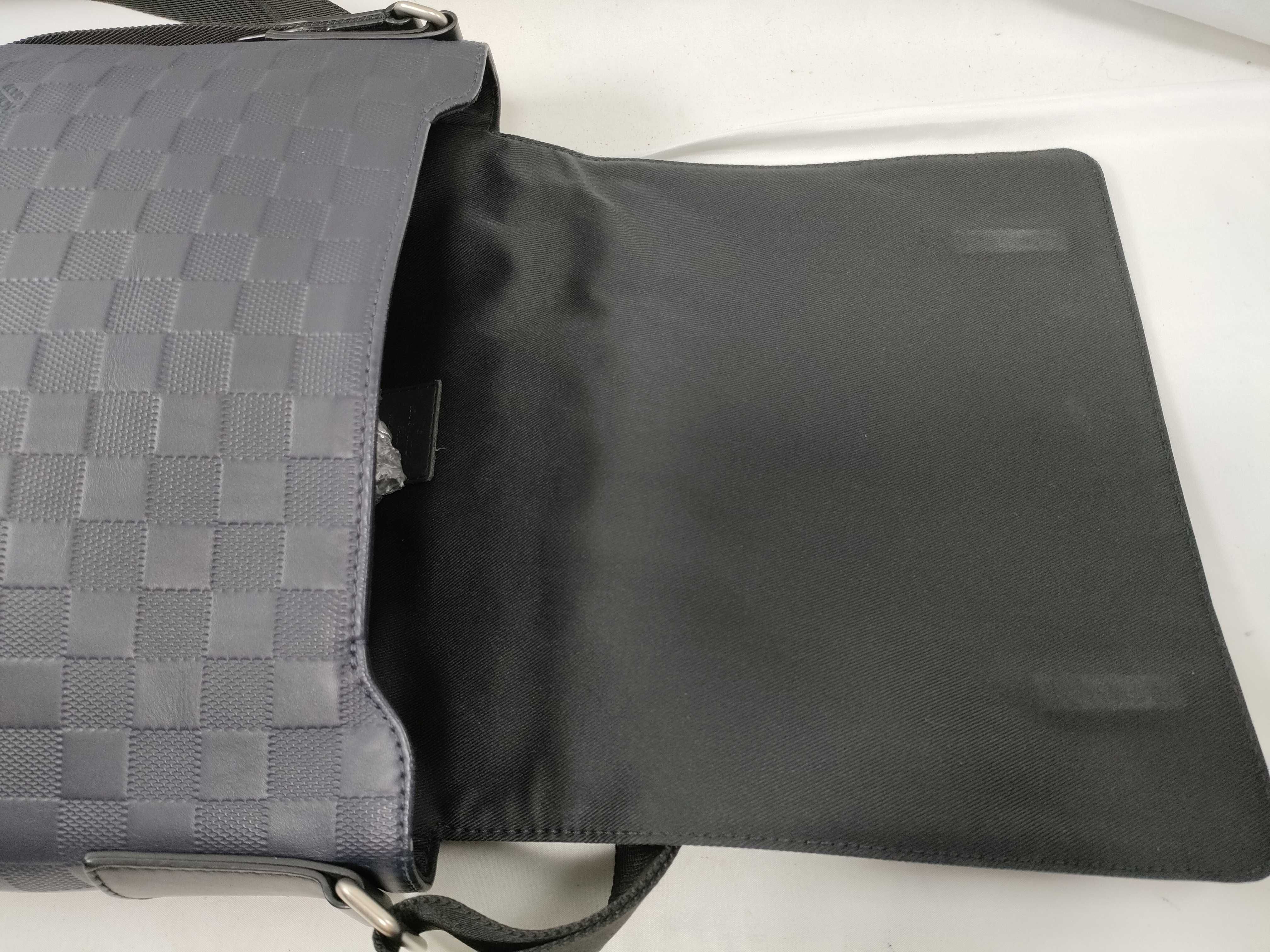 District PM N41034 Shoulder Bag — view 9