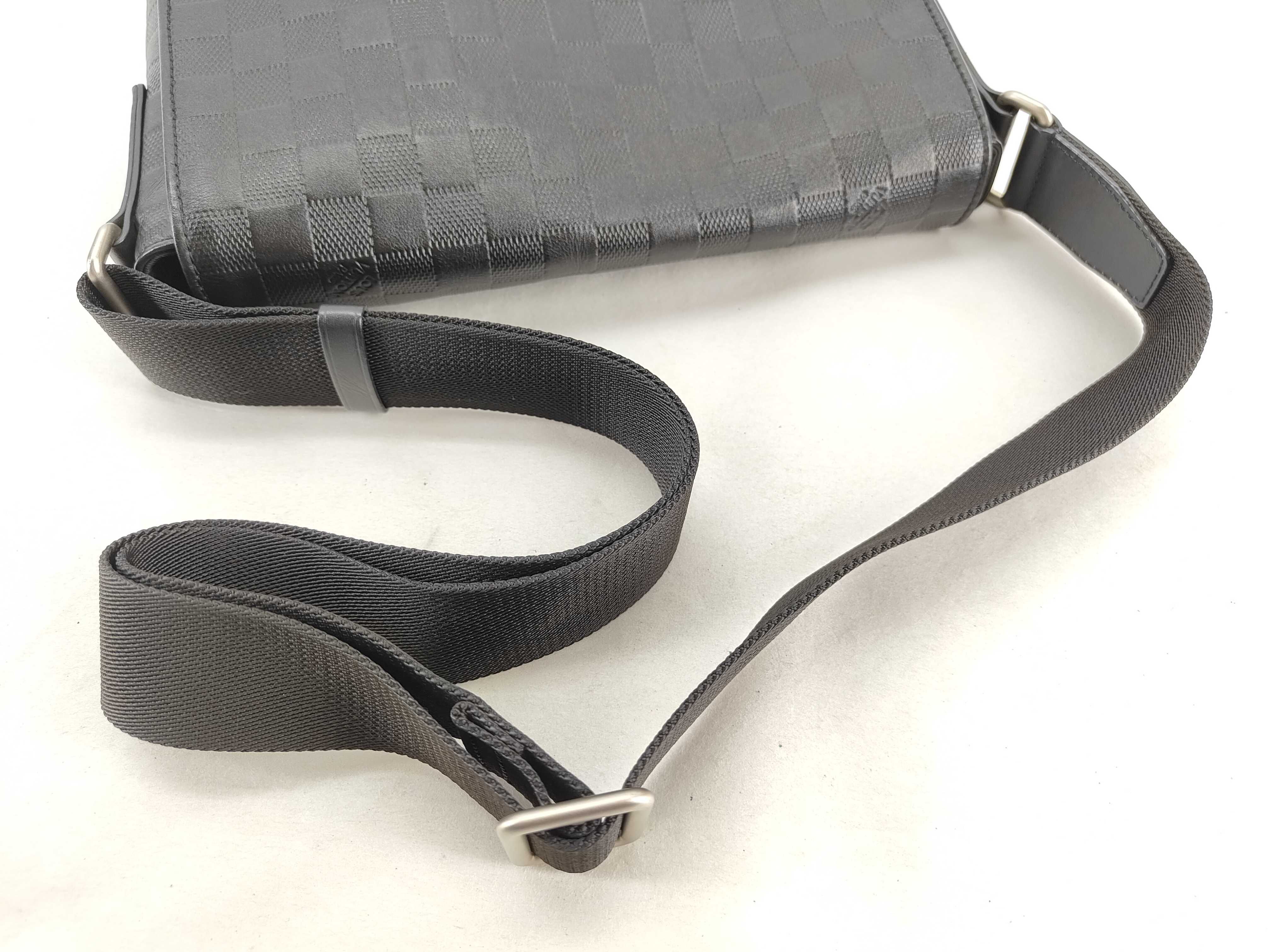 Damier Infini N41033 Damier Infini District PM Shoulder Bag with Dust Bag — view 4