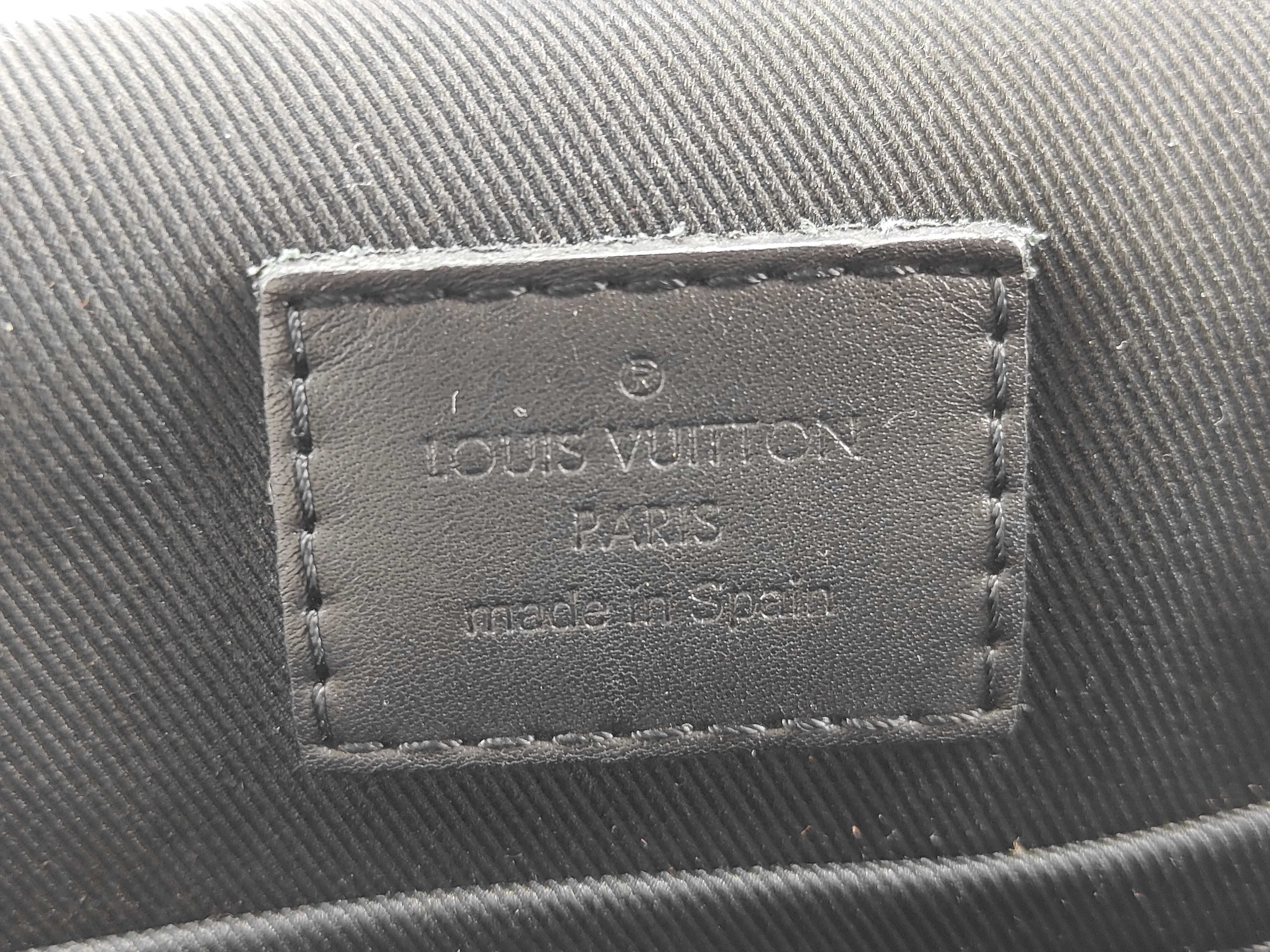 Damier Infini N41033 Damier Infini District PM Shoulder Bag with Dust Bag — view 10
