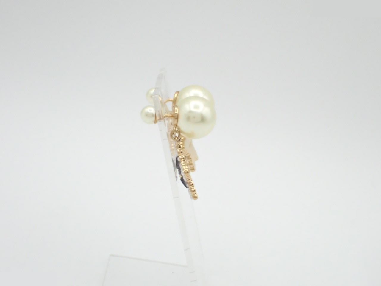 Gold earrings — view 3