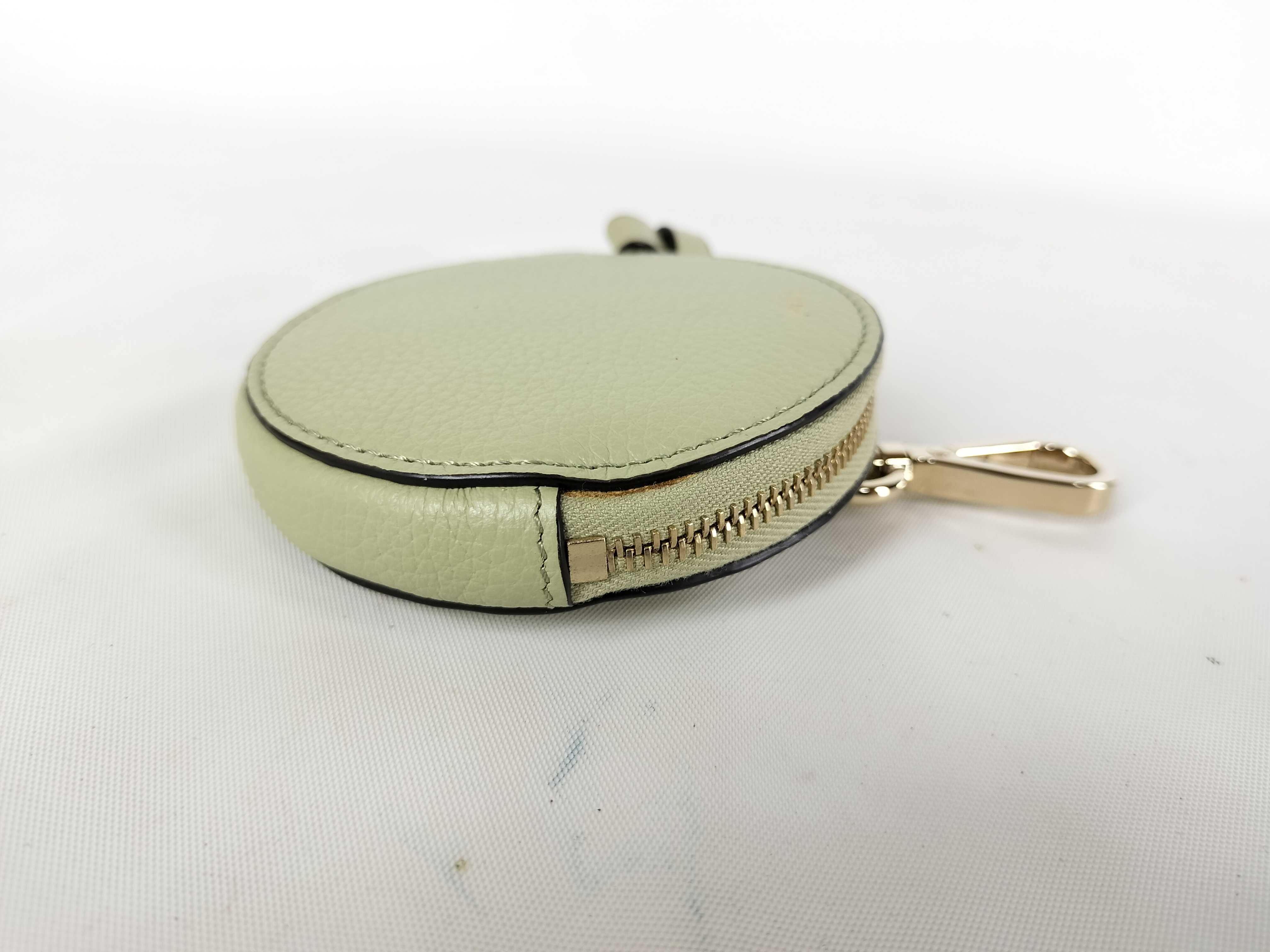 leather round zipper coin case with box. — view 3