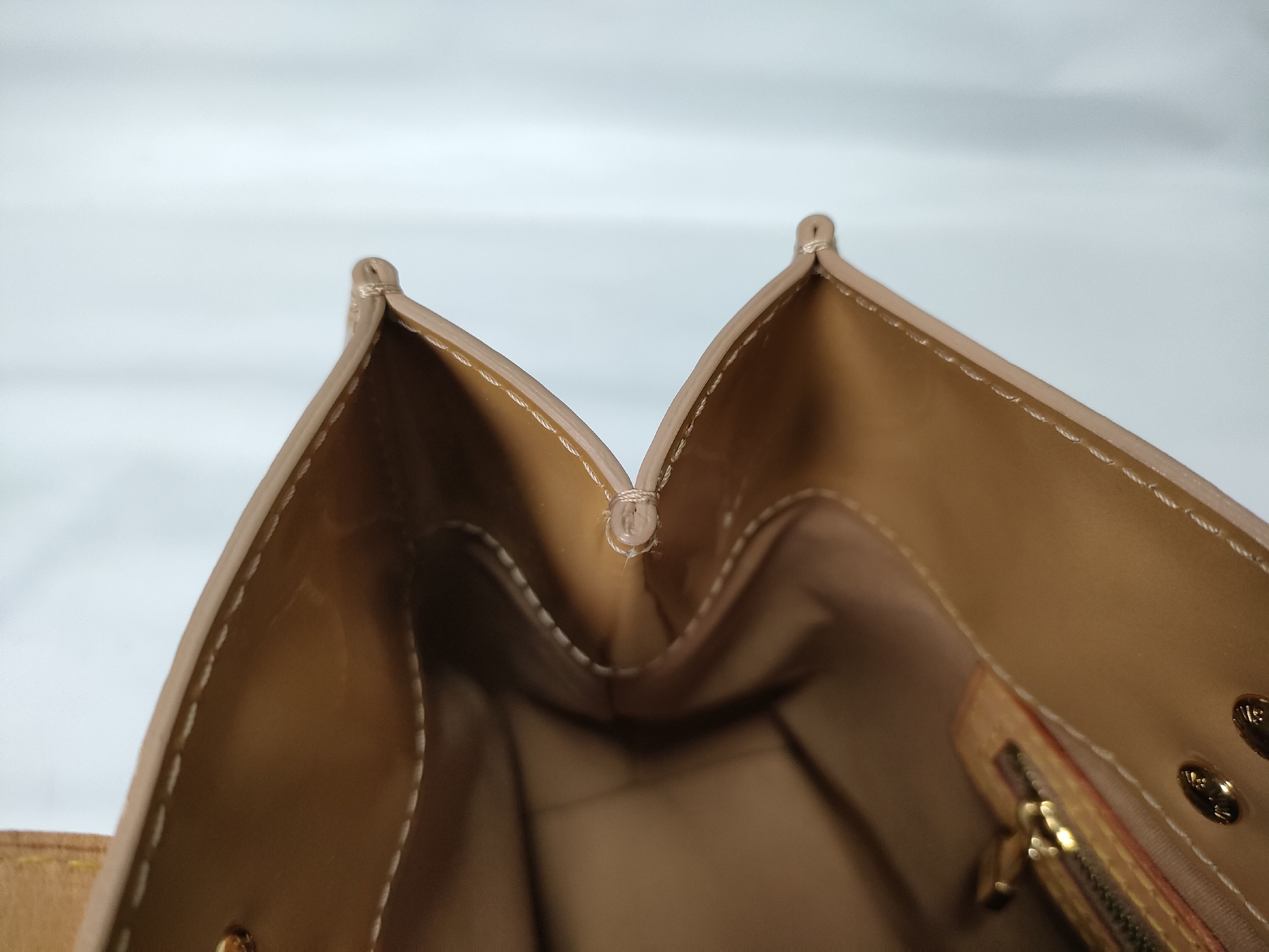 Vernis Lead PM Handbag — view 12