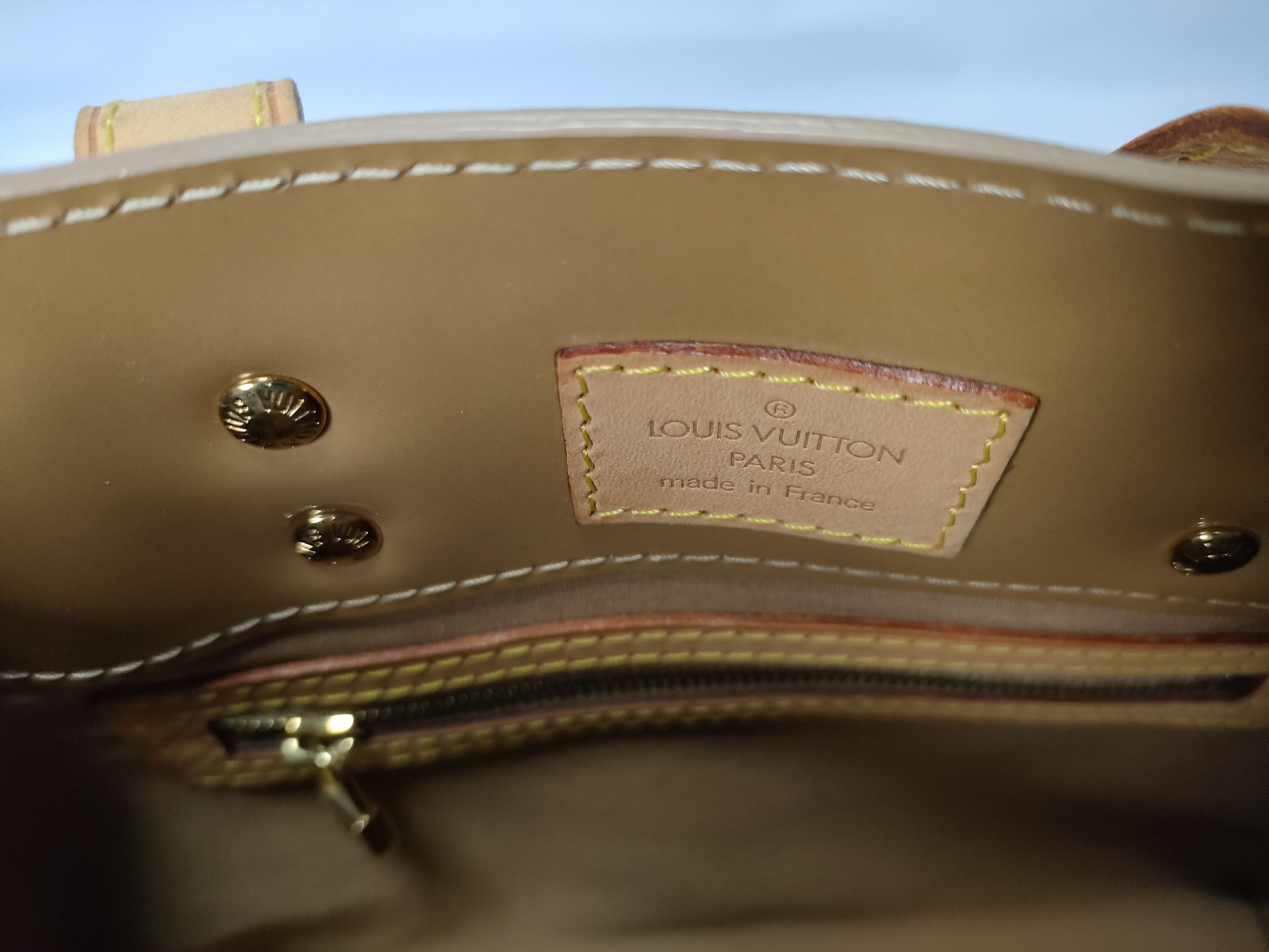 Vernis Lead PM Handbag — view 10
