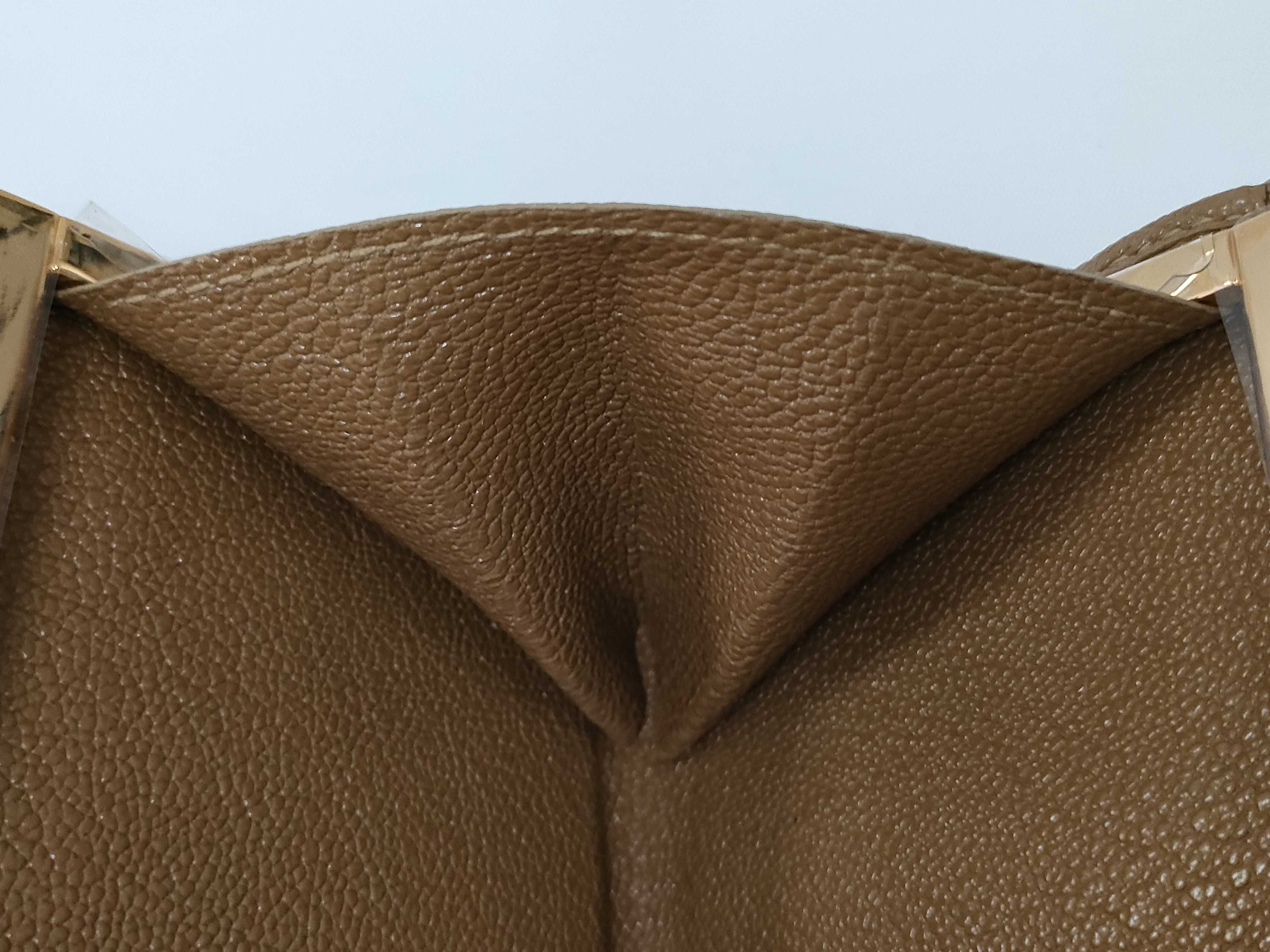 Wallet — view 13